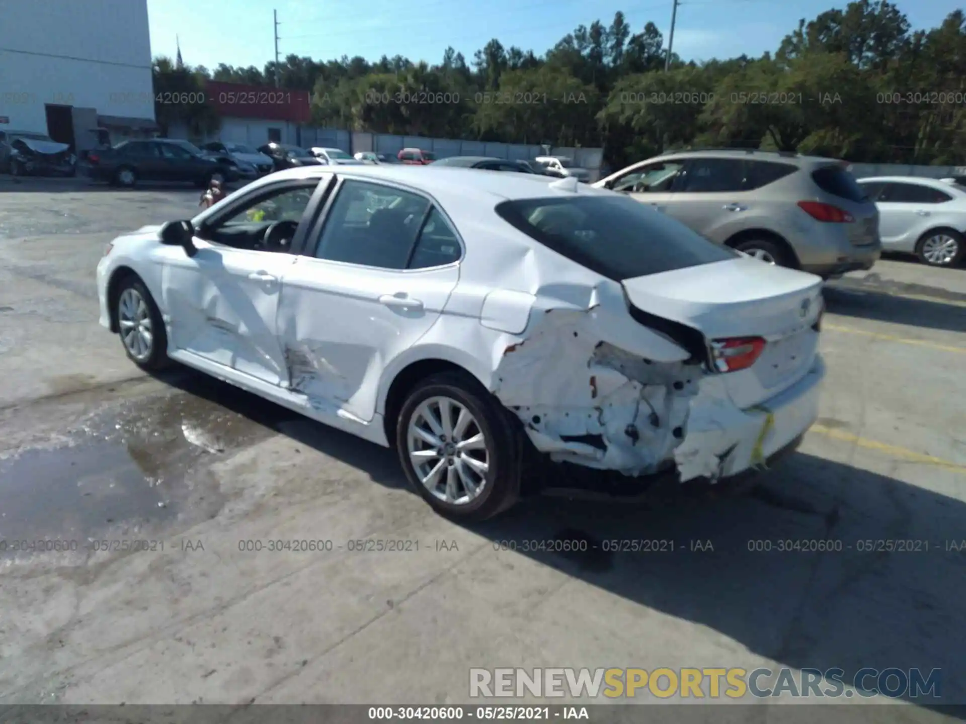 3 Photograph of a damaged car 4T1C11AK2LU918051 TOYOTA CAMRY 2020