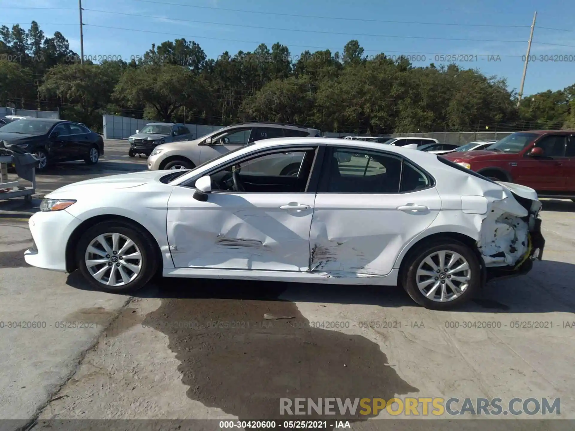 6 Photograph of a damaged car 4T1C11AK2LU918051 TOYOTA CAMRY 2020