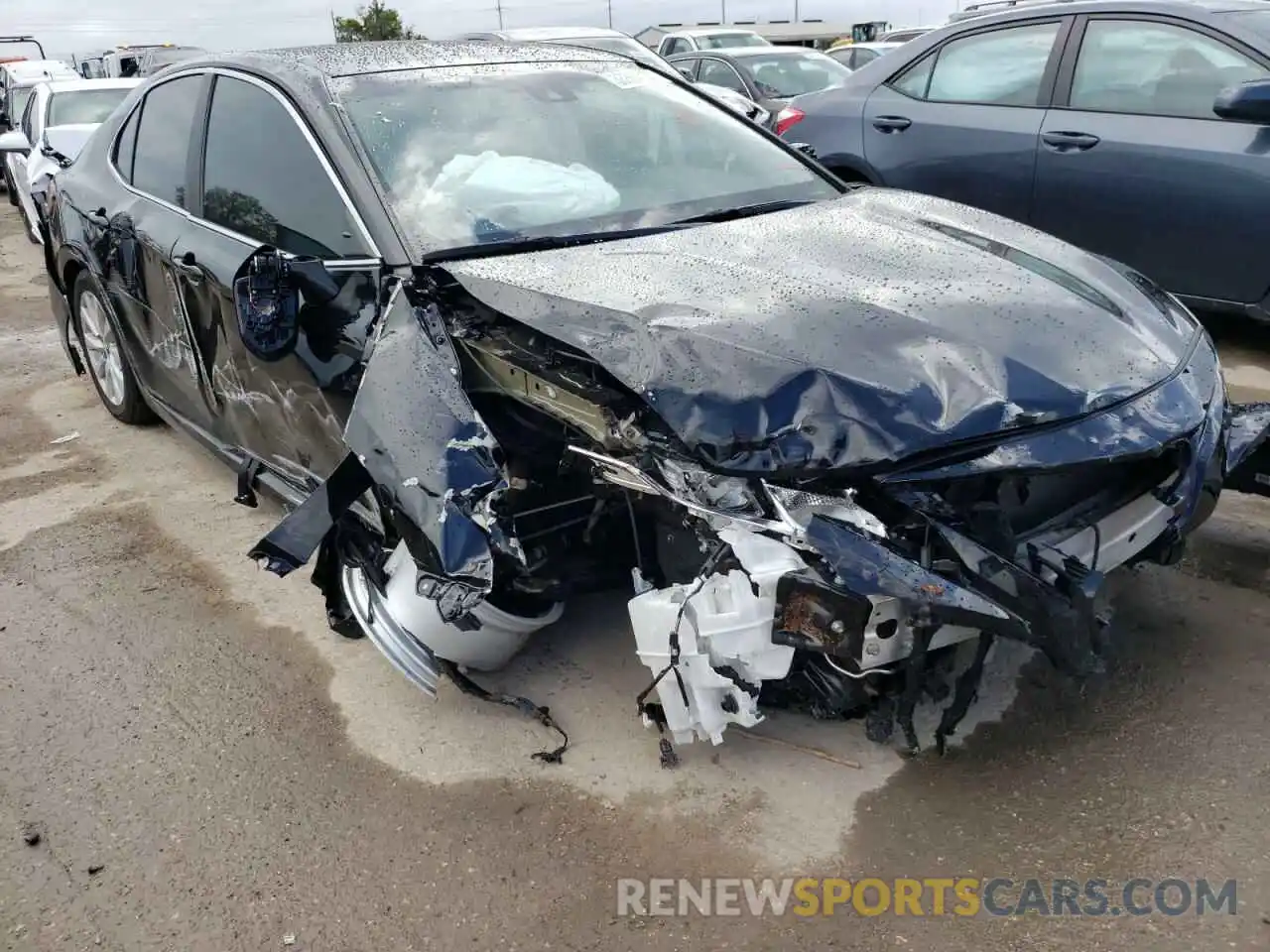 1 Photograph of a damaged car 4T1C11AK2LU922374 TOYOTA CAMRY 2020