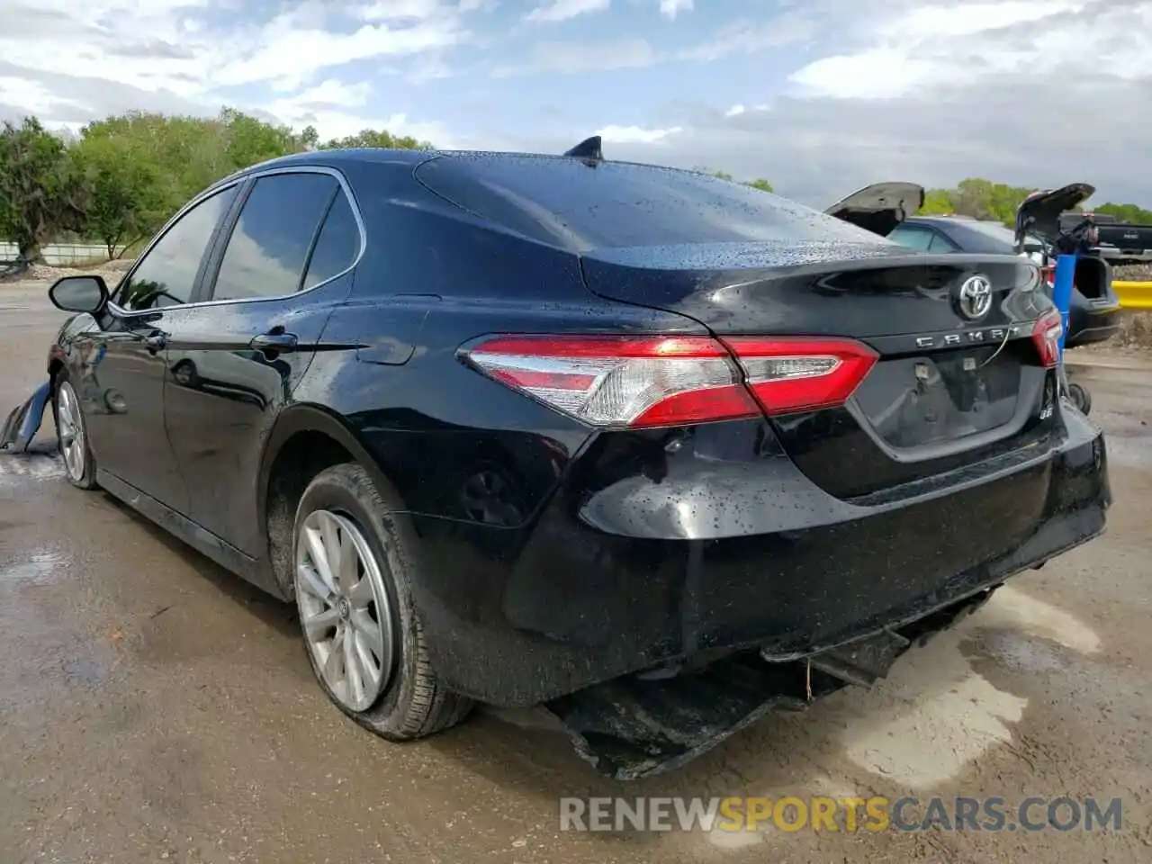 3 Photograph of a damaged car 4T1C11AK2LU922374 TOYOTA CAMRY 2020