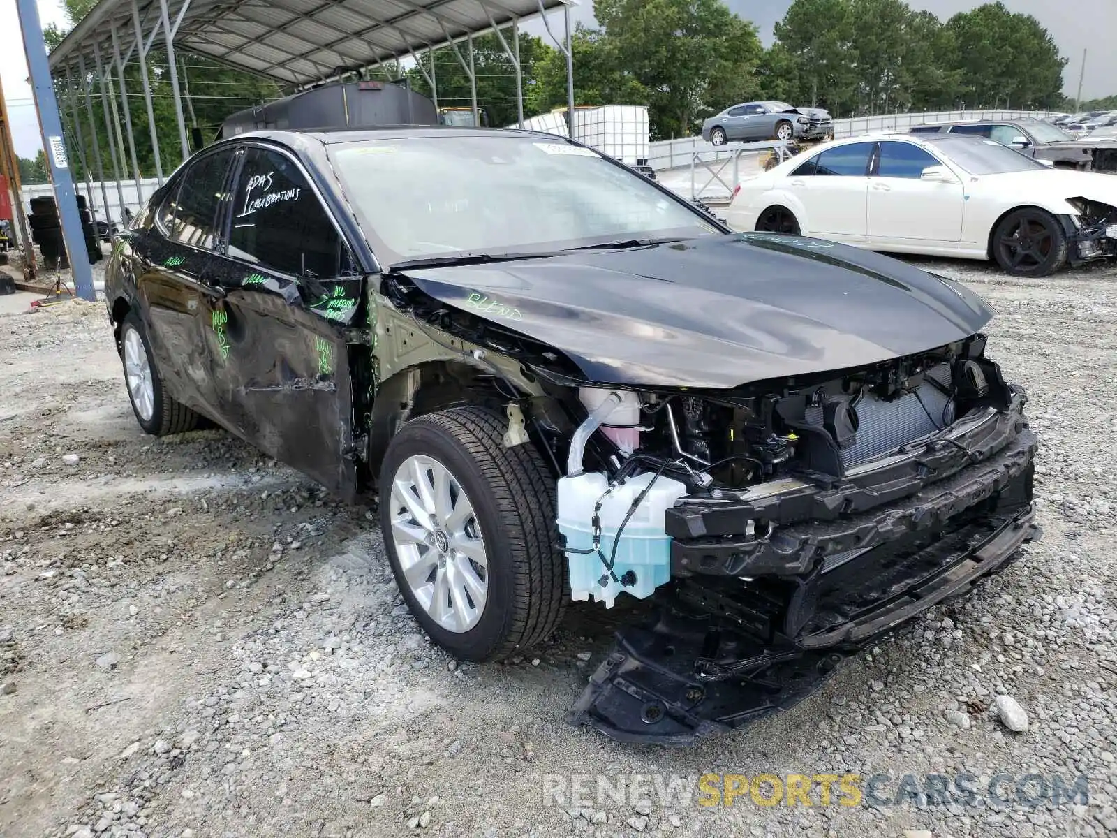 1 Photograph of a damaged car 4T1C11AK2LU925677 TOYOTA CAMRY 2020