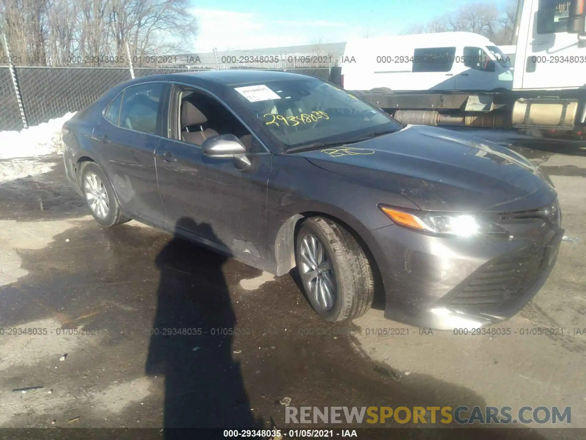 1 Photograph of a damaged car 4T1C11AK2LU927364 TOYOTA CAMRY 2020