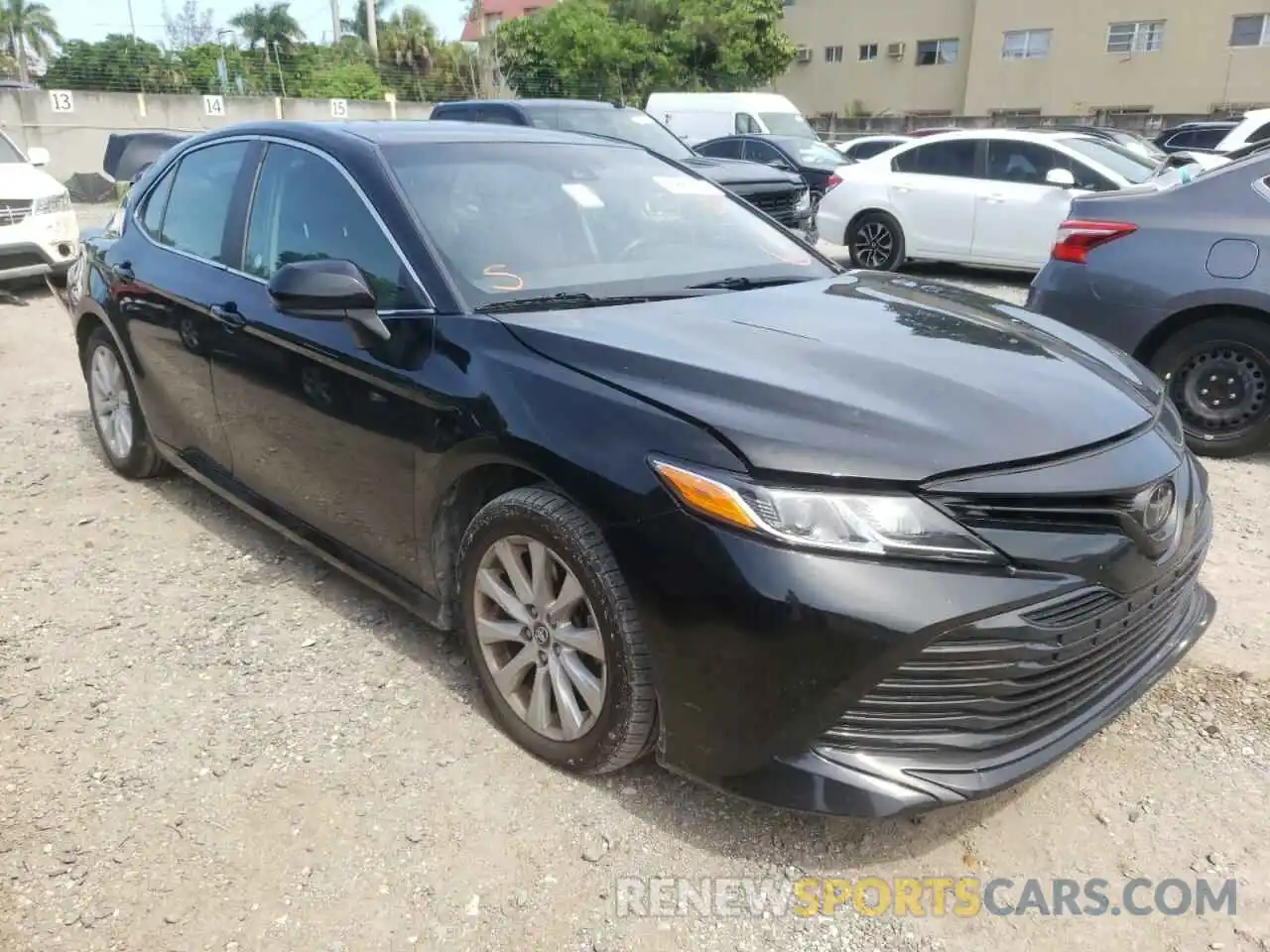 1 Photograph of a damaged car 4T1C11AK2LU927607 TOYOTA CAMRY 2020