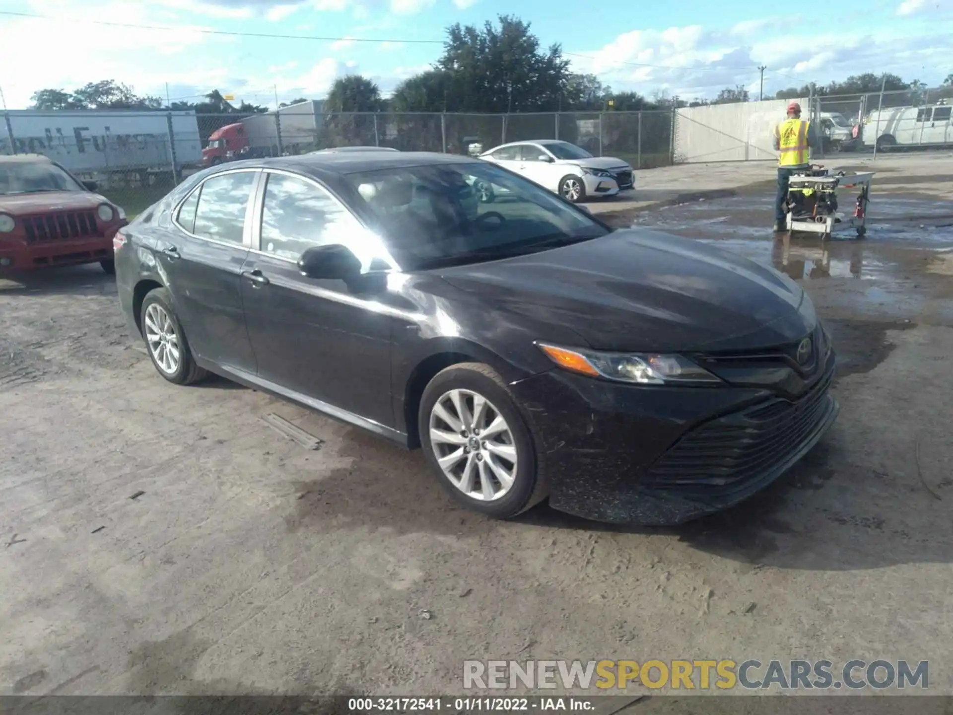 1 Photograph of a damaged car 4T1C11AK2LU927624 TOYOTA CAMRY 2020