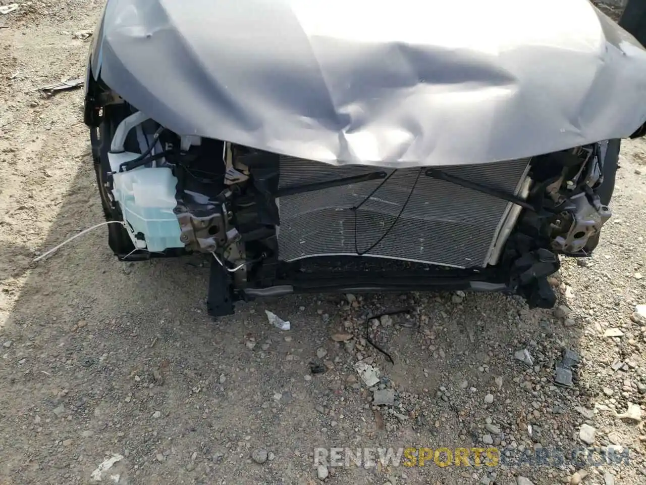 9 Photograph of a damaged car 4T1C11AK2LU928210 TOYOTA CAMRY 2020
