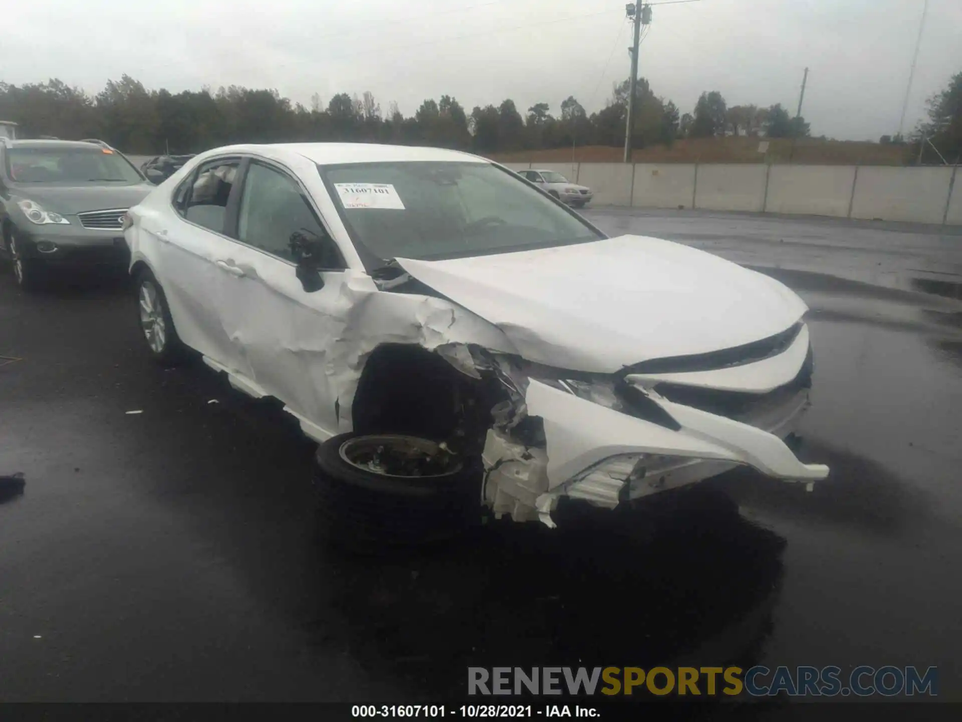 1 Photograph of a damaged car 4T1C11AK2LU928739 TOYOTA CAMRY 2020