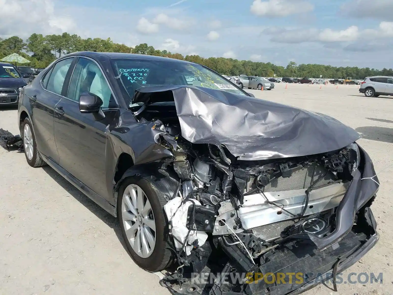 1 Photograph of a damaged car 4T1C11AK2LU929051 TOYOTA CAMRY 2020