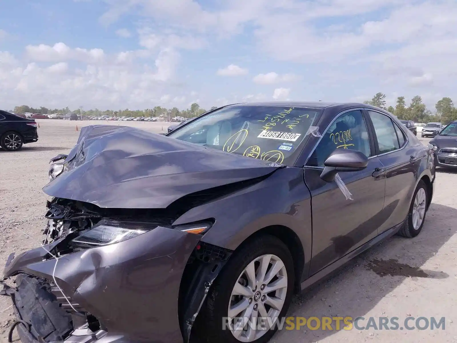 2 Photograph of a damaged car 4T1C11AK2LU929051 TOYOTA CAMRY 2020