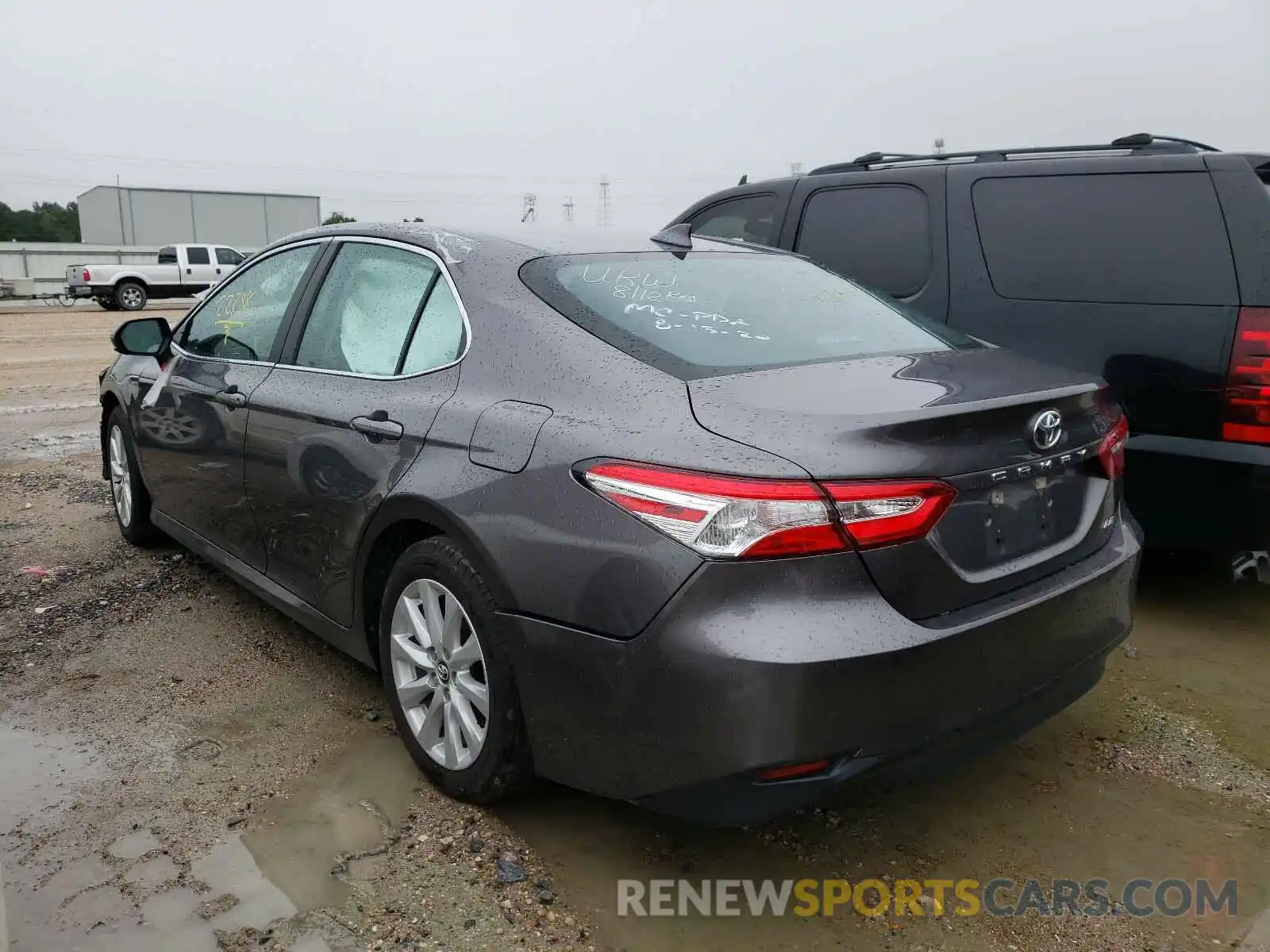 3 Photograph of a damaged car 4T1C11AK2LU929051 TOYOTA CAMRY 2020