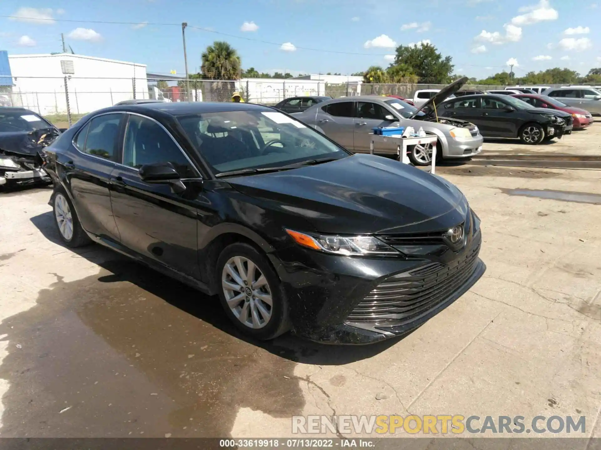 1 Photograph of a damaged car 4T1C11AK2LU929129 TOYOTA CAMRY 2020