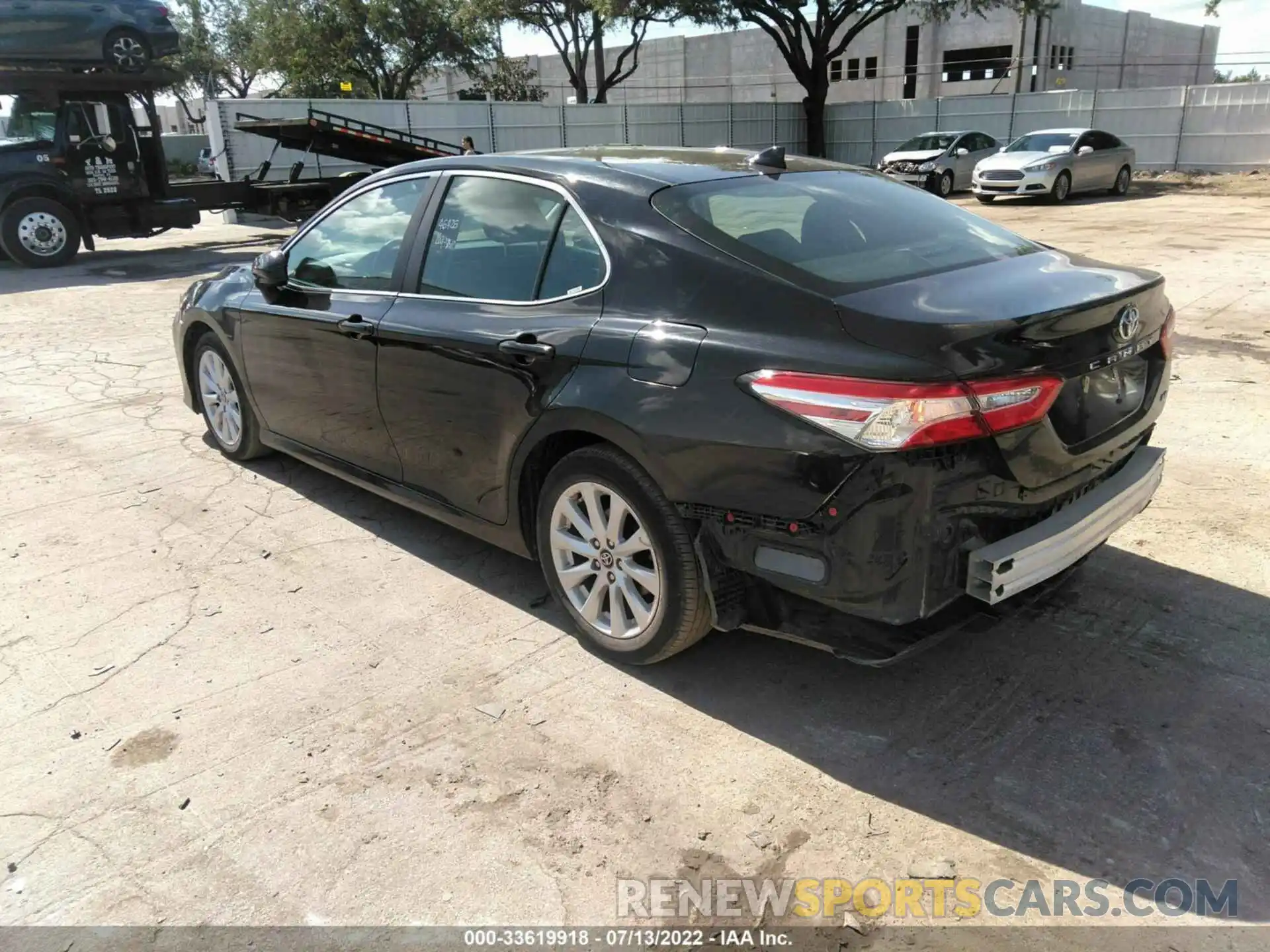 3 Photograph of a damaged car 4T1C11AK2LU929129 TOYOTA CAMRY 2020