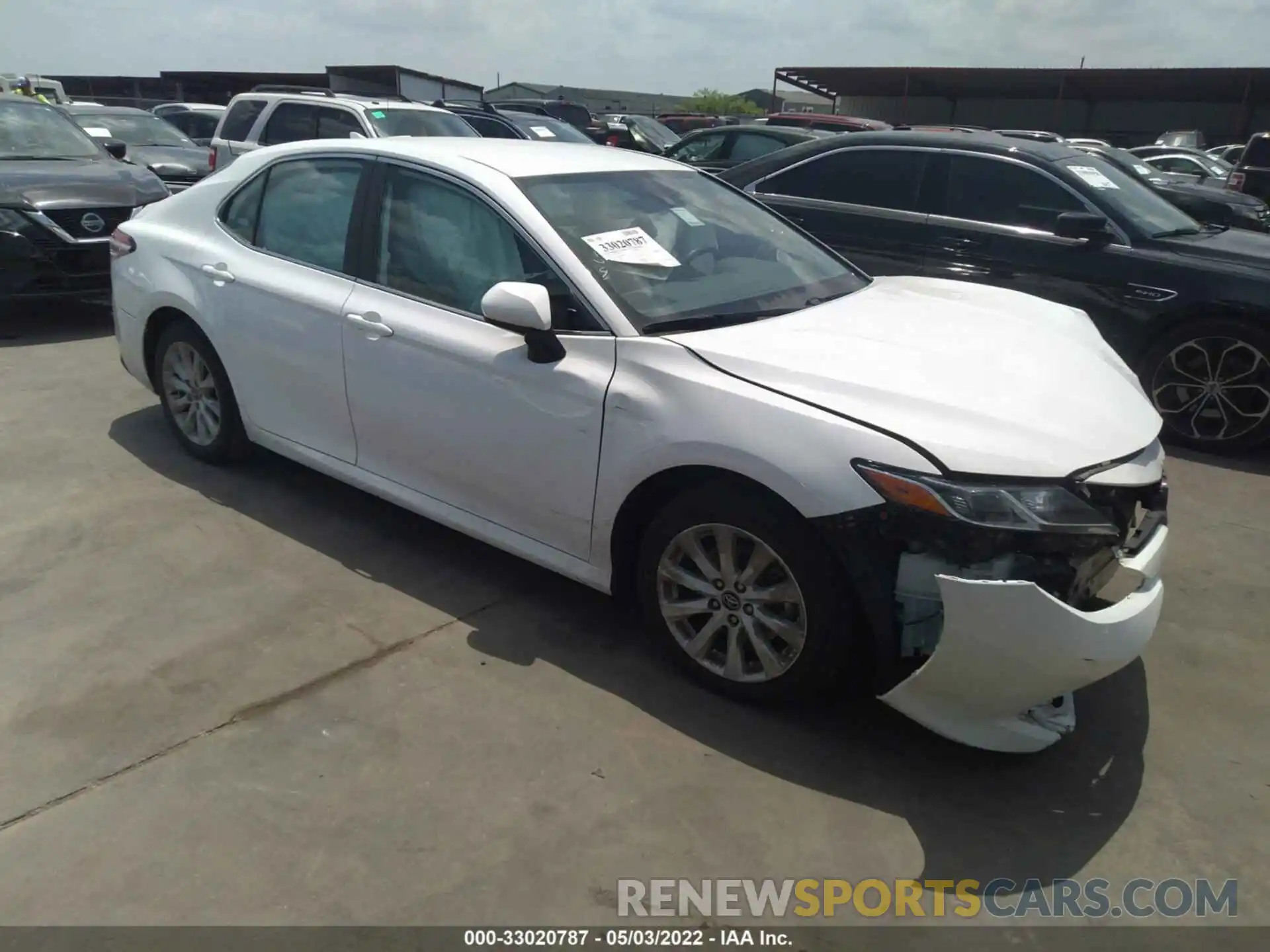 1 Photograph of a damaged car 4T1C11AK2LU930247 TOYOTA CAMRY 2020