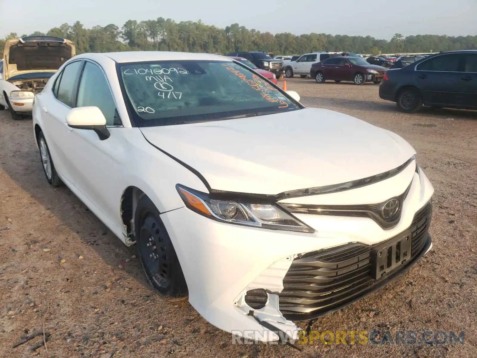 1 Photograph of a damaged car 4T1C11AK2LU930376 TOYOTA CAMRY 2020