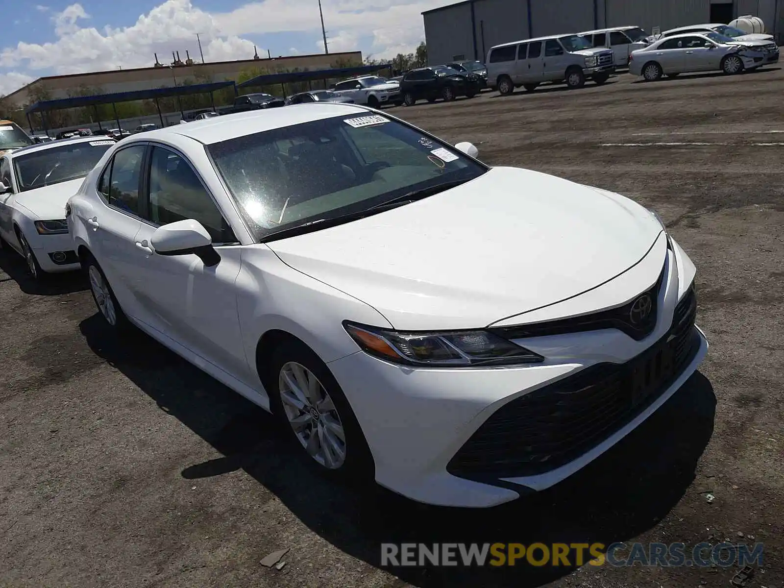 1 Photograph of a damaged car 4T1C11AK2LU930510 TOYOTA CAMRY 2020