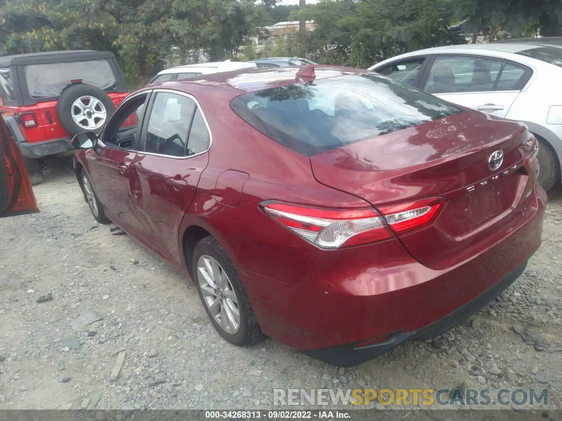 3 Photograph of a damaged car 4T1C11AK2LU930751 TOYOTA CAMRY 2020