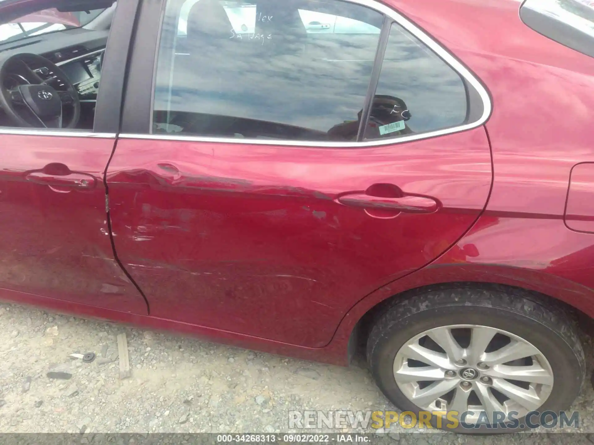 6 Photograph of a damaged car 4T1C11AK2LU930751 TOYOTA CAMRY 2020