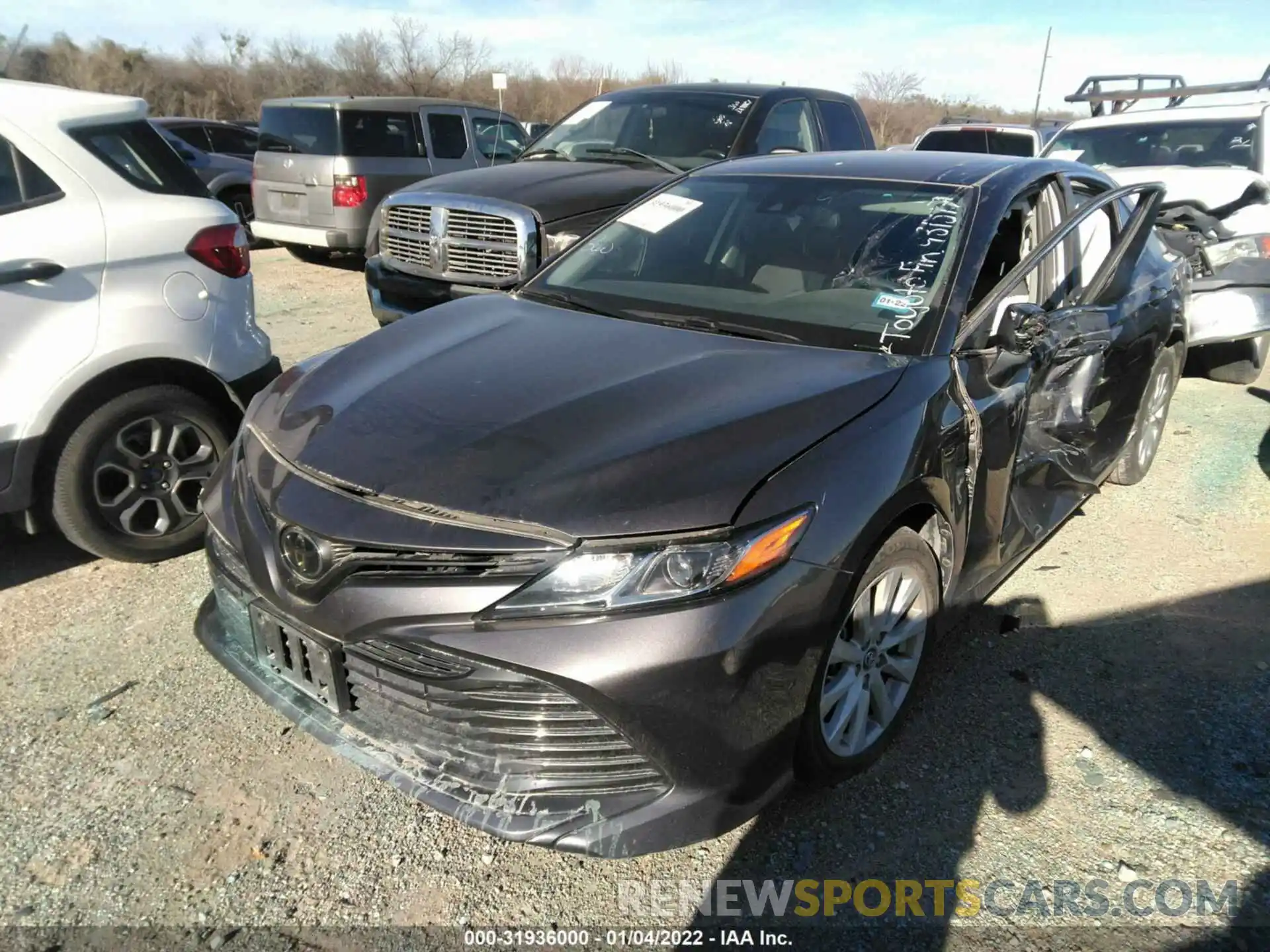 2 Photograph of a damaged car 4T1C11AK2LU931317 TOYOTA CAMRY 2020