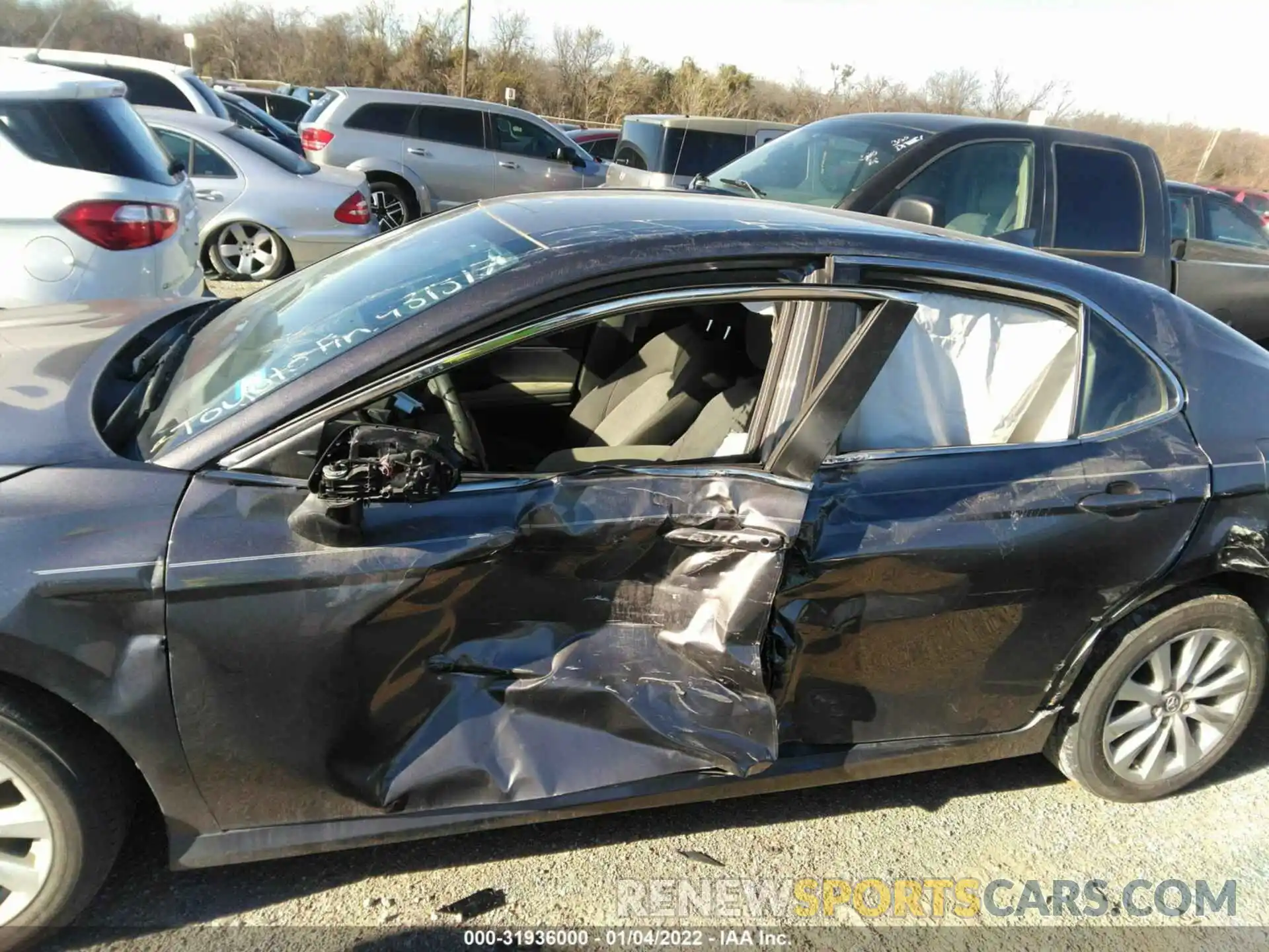 6 Photograph of a damaged car 4T1C11AK2LU931317 TOYOTA CAMRY 2020