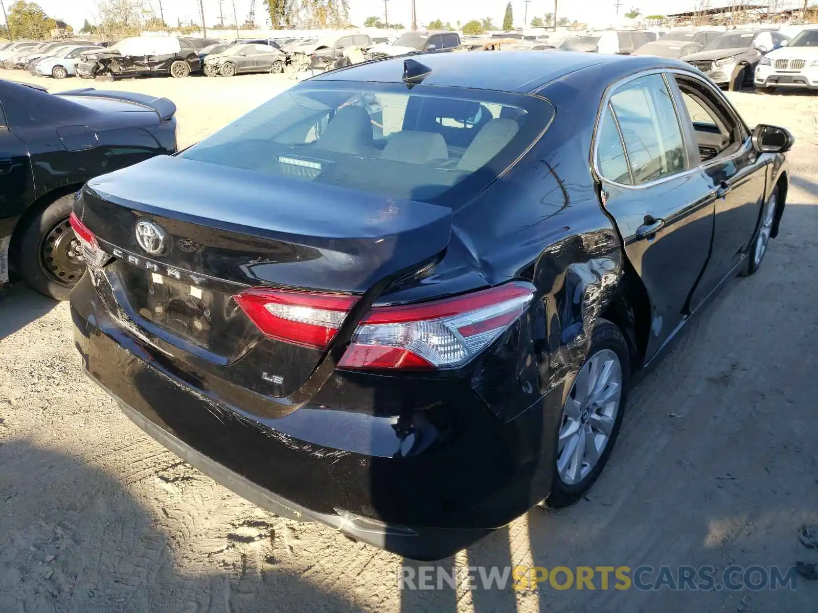 4 Photograph of a damaged car 4T1C11AK2LU931592 TOYOTA CAMRY 2020