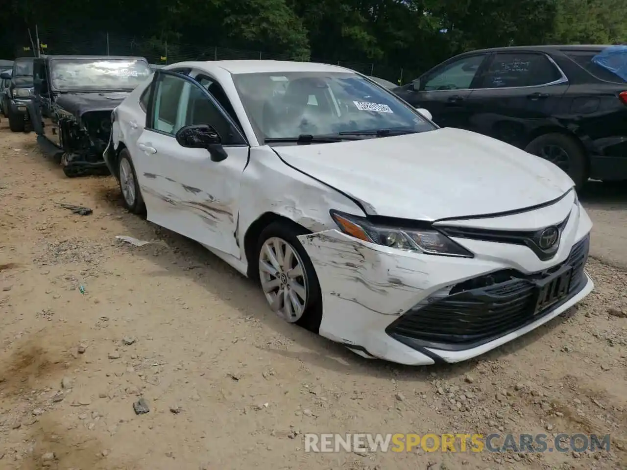 1 Photograph of a damaged car 4T1C11AK2LU931723 TOYOTA CAMRY 2020