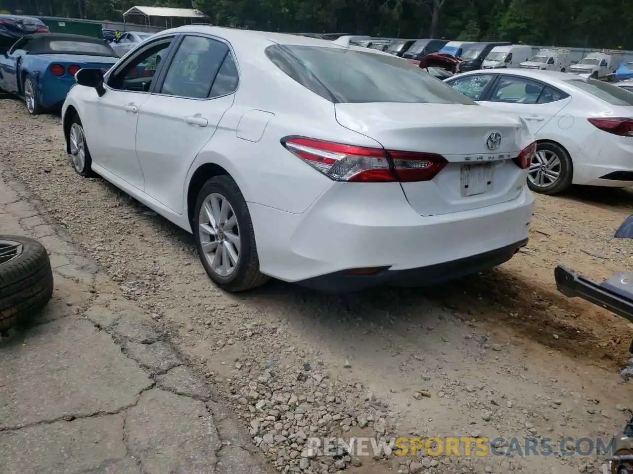 3 Photograph of a damaged car 4T1C11AK2LU931723 TOYOTA CAMRY 2020