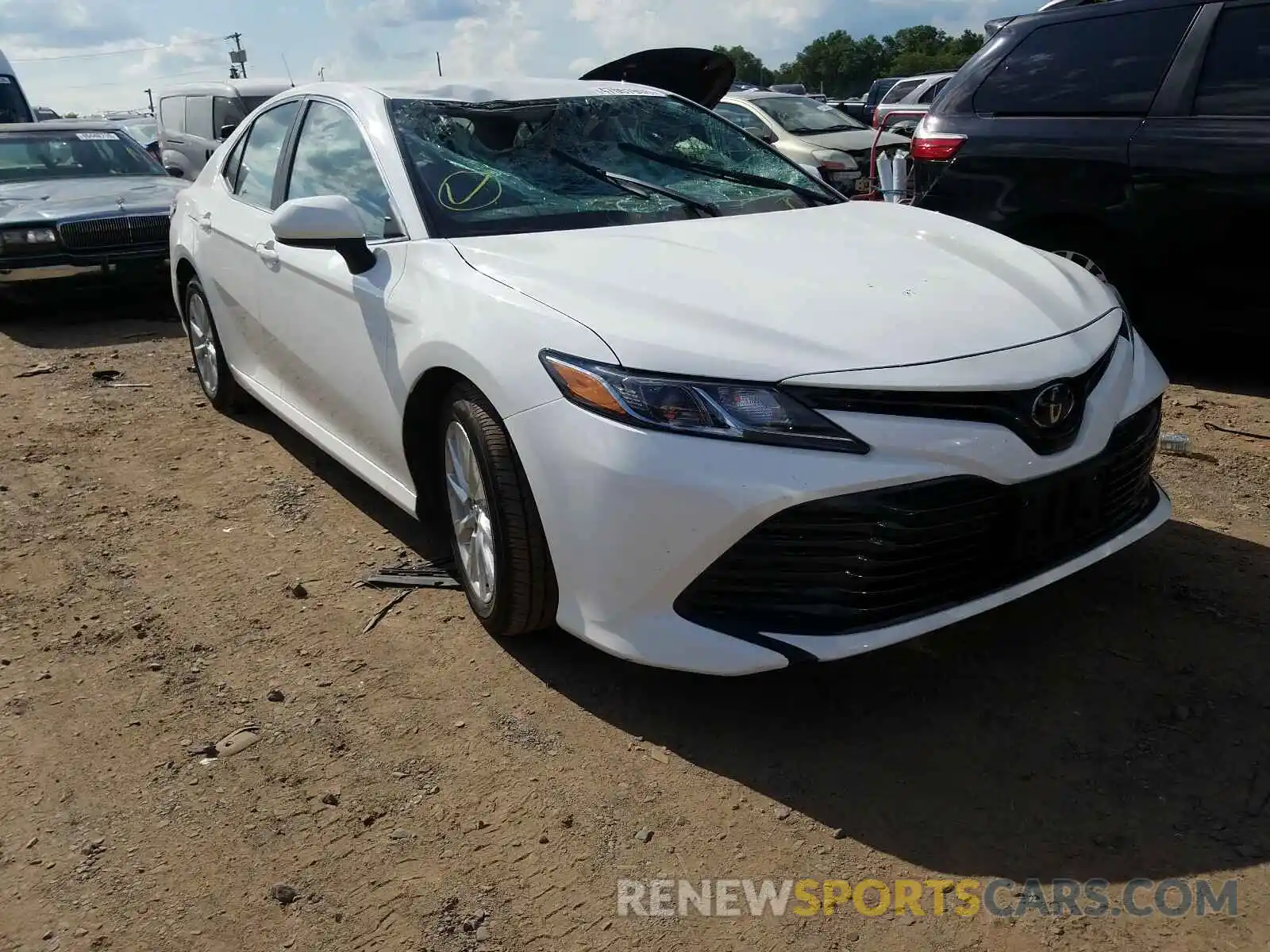 1 Photograph of a damaged car 4T1C11AK2LU932290 TOYOTA CAMRY 2020