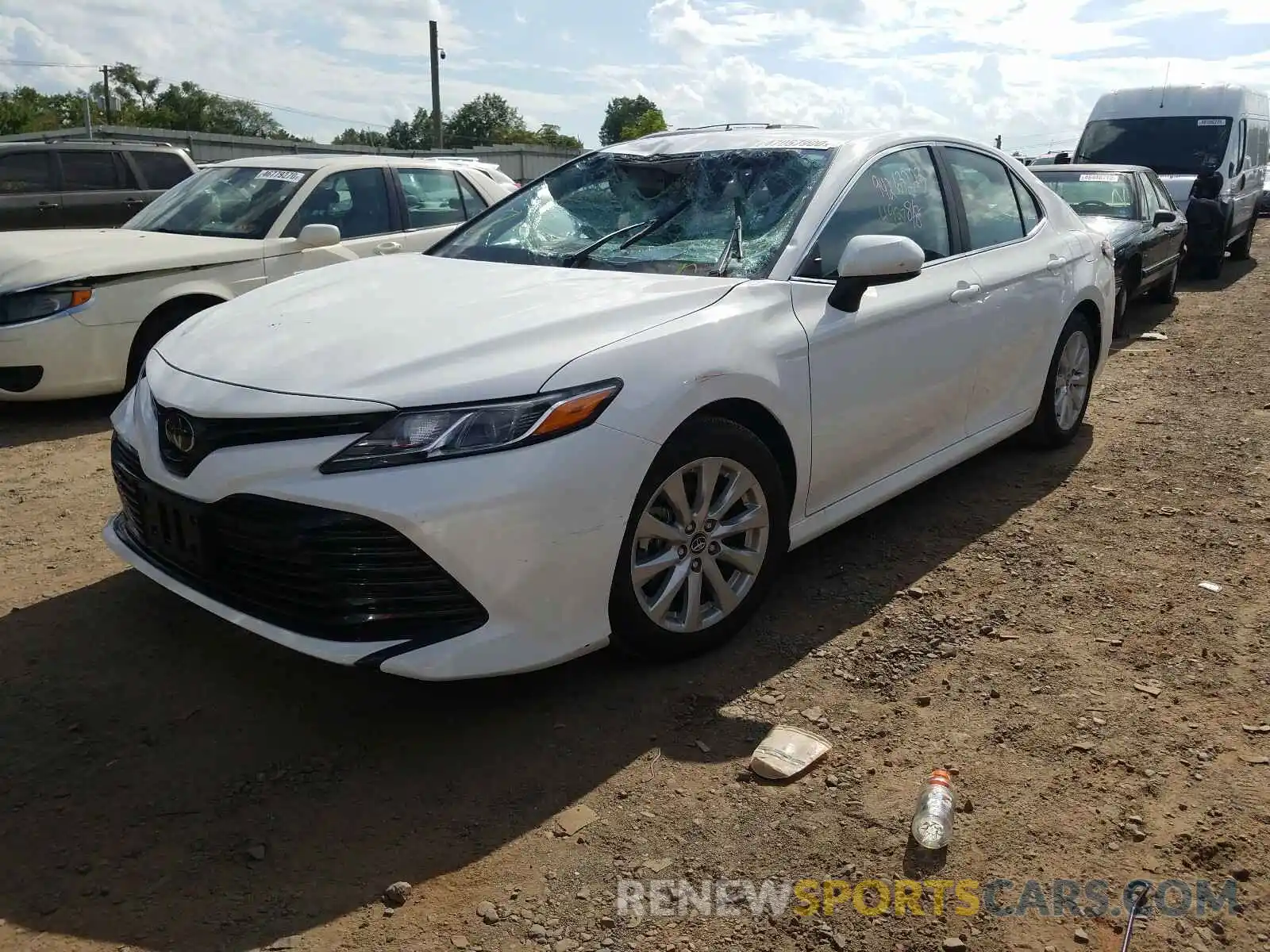 2 Photograph of a damaged car 4T1C11AK2LU932290 TOYOTA CAMRY 2020