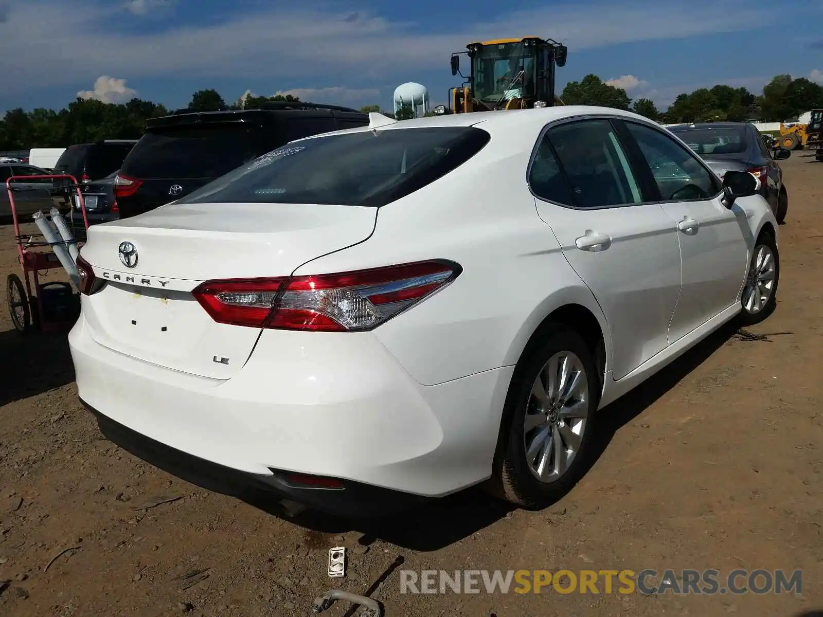 4 Photograph of a damaged car 4T1C11AK2LU932290 TOYOTA CAMRY 2020