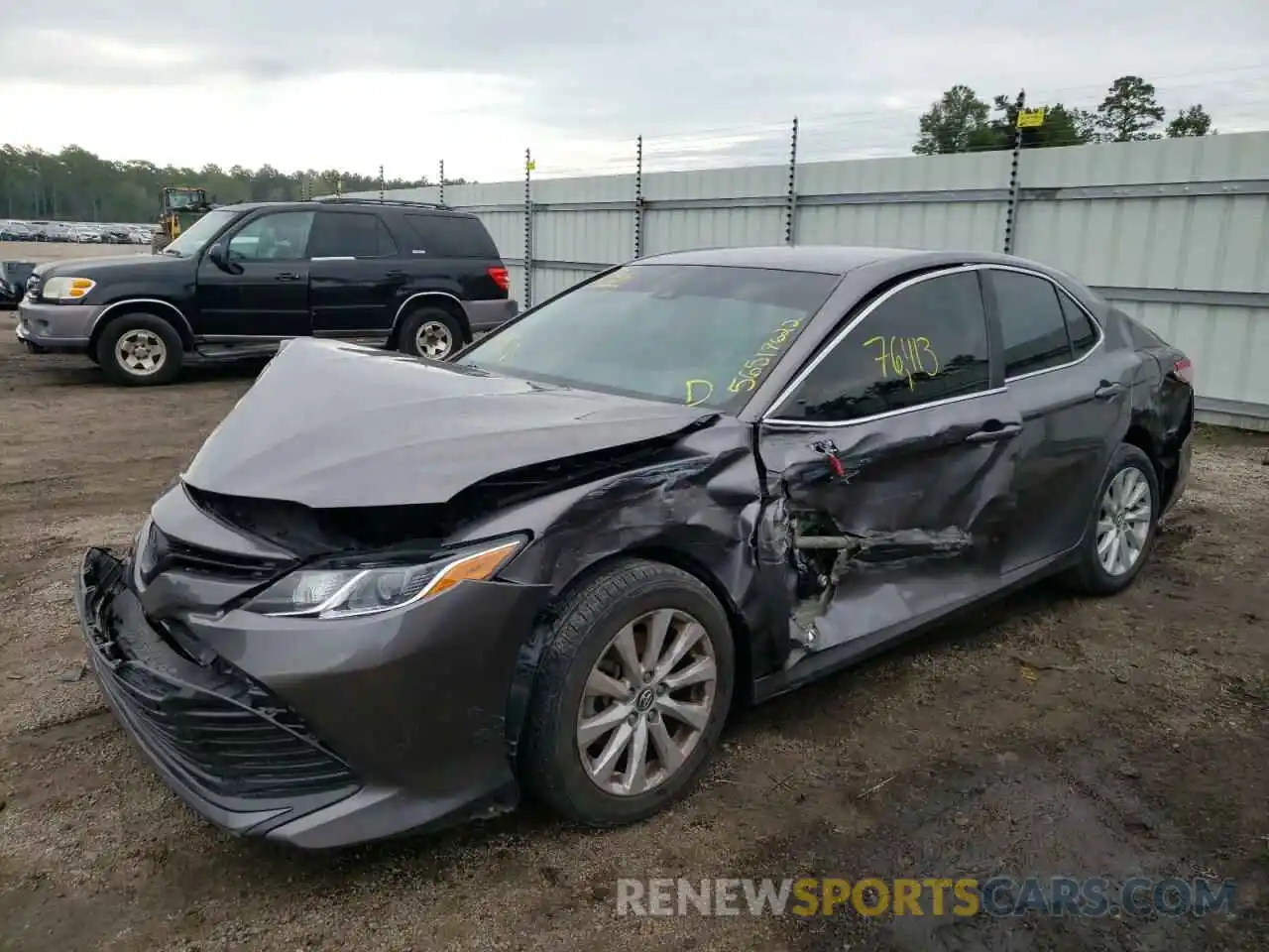 2 Photograph of a damaged car 4T1C11AK2LU932628 TOYOTA CAMRY 2020