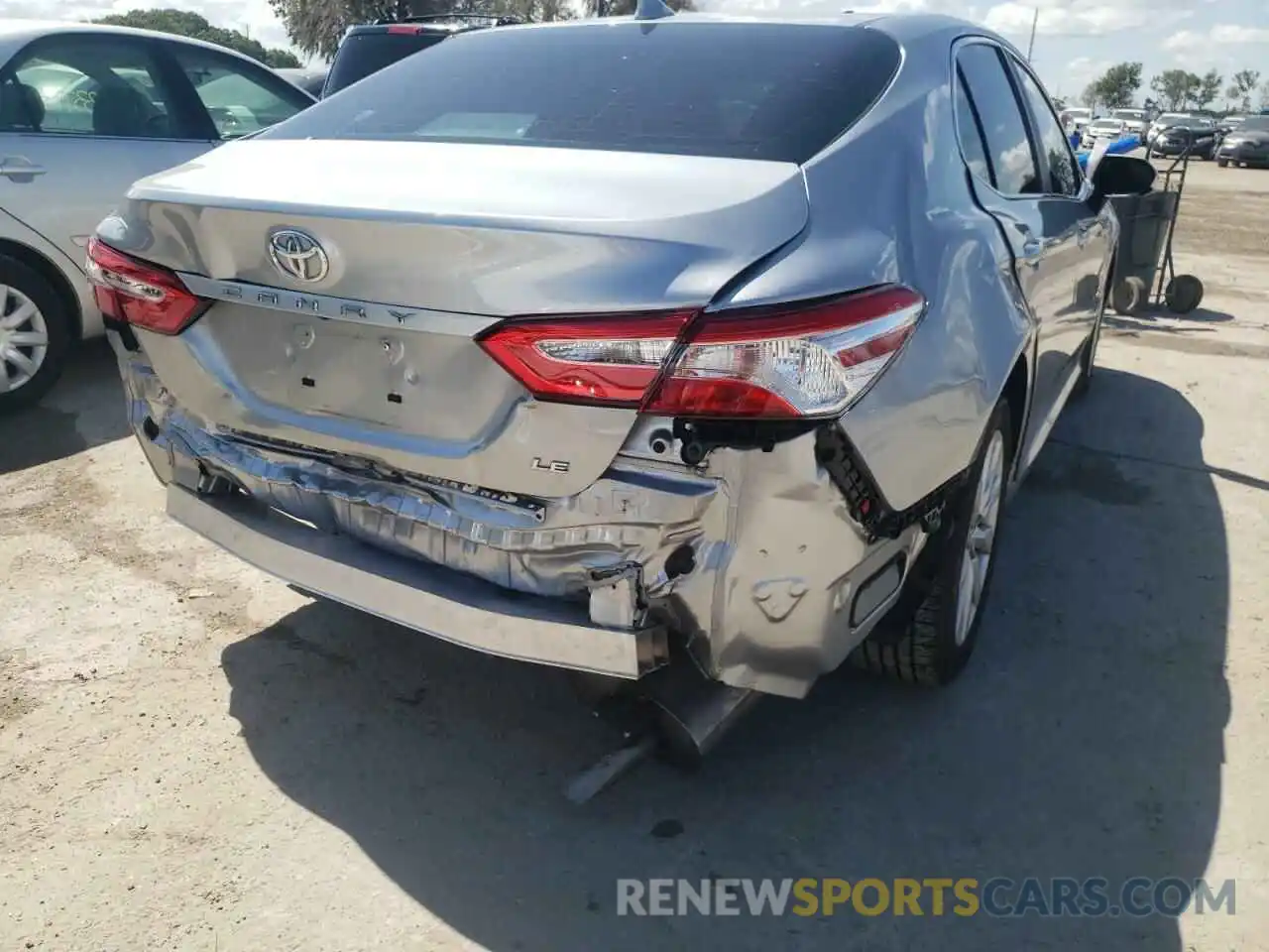 9 Photograph of a damaged car 4T1C11AK2LU937148 TOYOTA CAMRY 2020