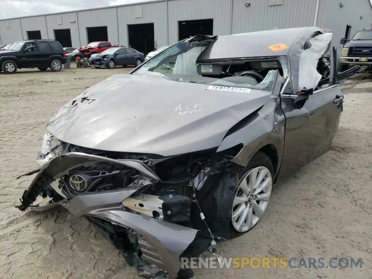 2 Photograph of a damaged car 4T1C11AK2LU940437 TOYOTA CAMRY 2020