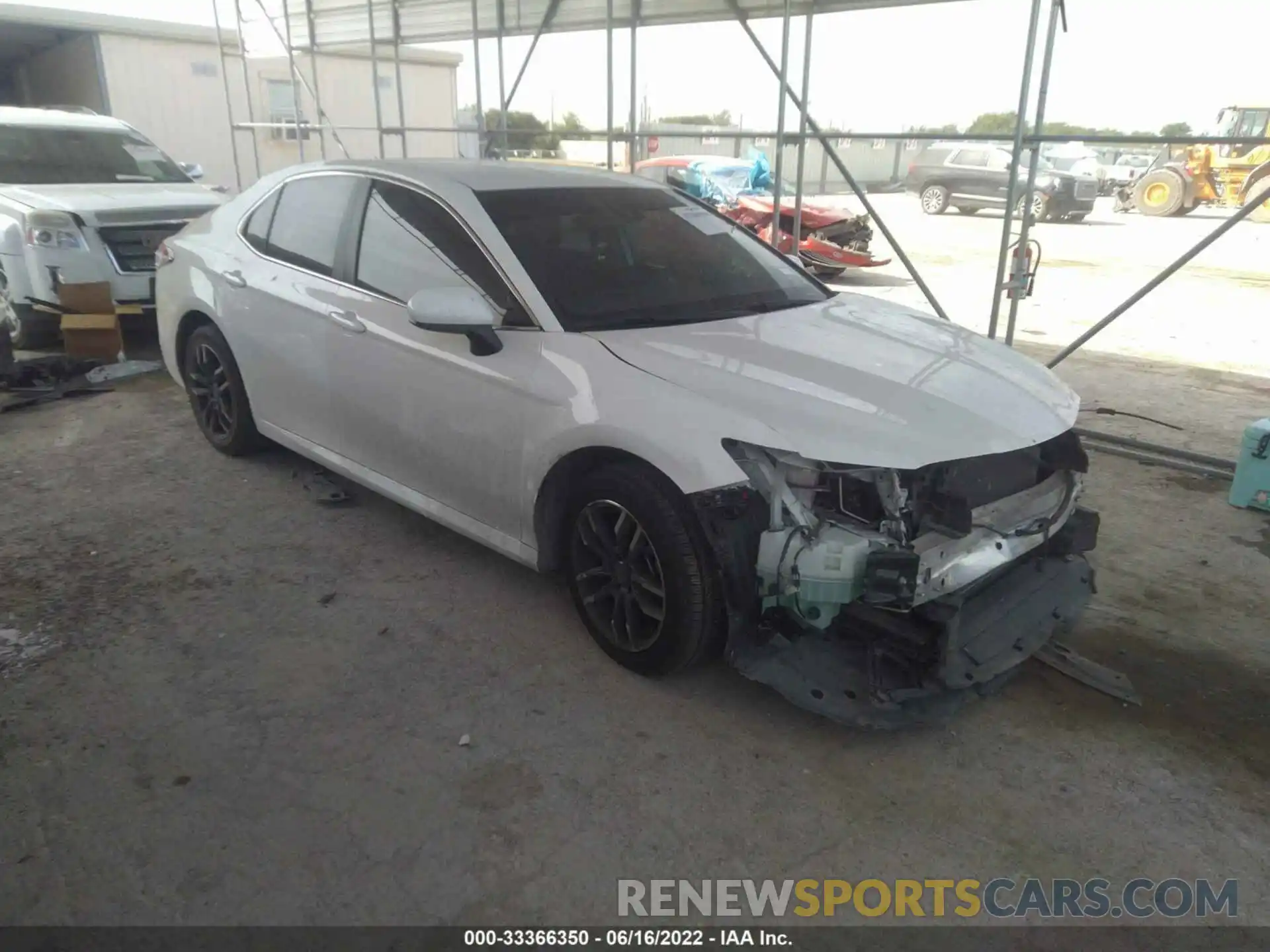 1 Photograph of a damaged car 4T1C11AK2LU943449 TOYOTA CAMRY 2020