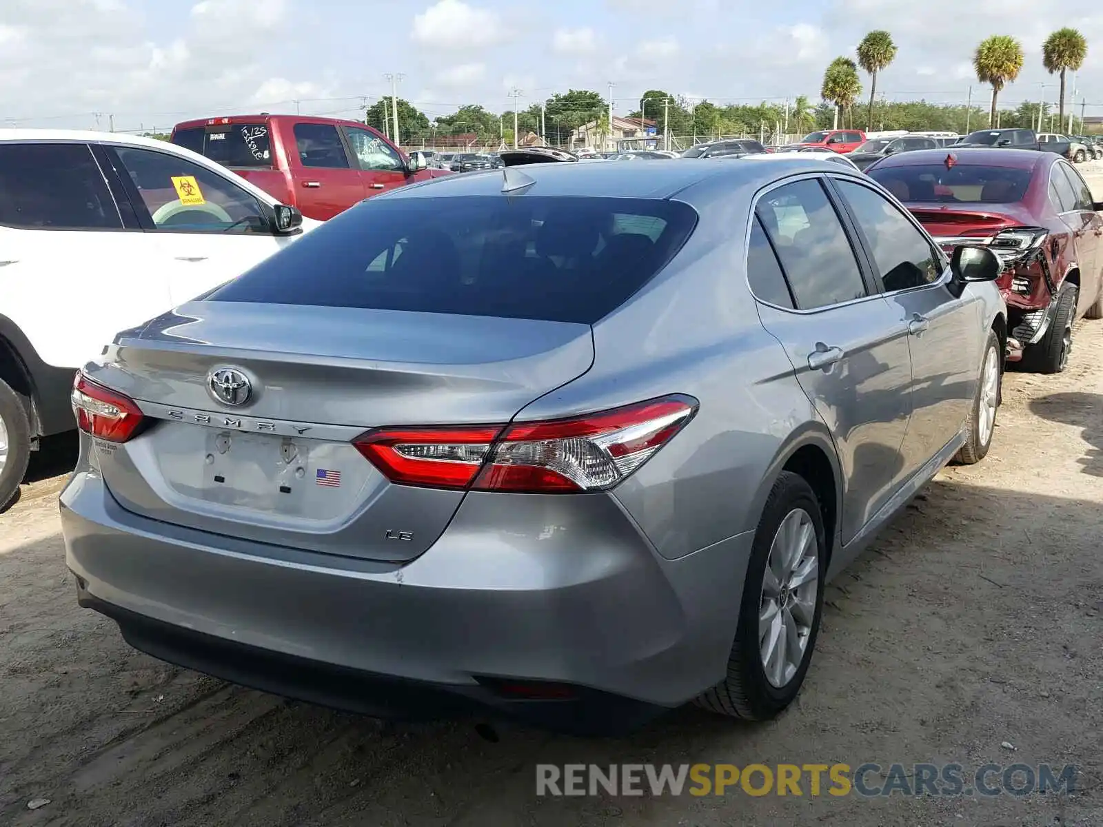 4 Photograph of a damaged car 4T1C11AK2LU950157 TOYOTA CAMRY 2020