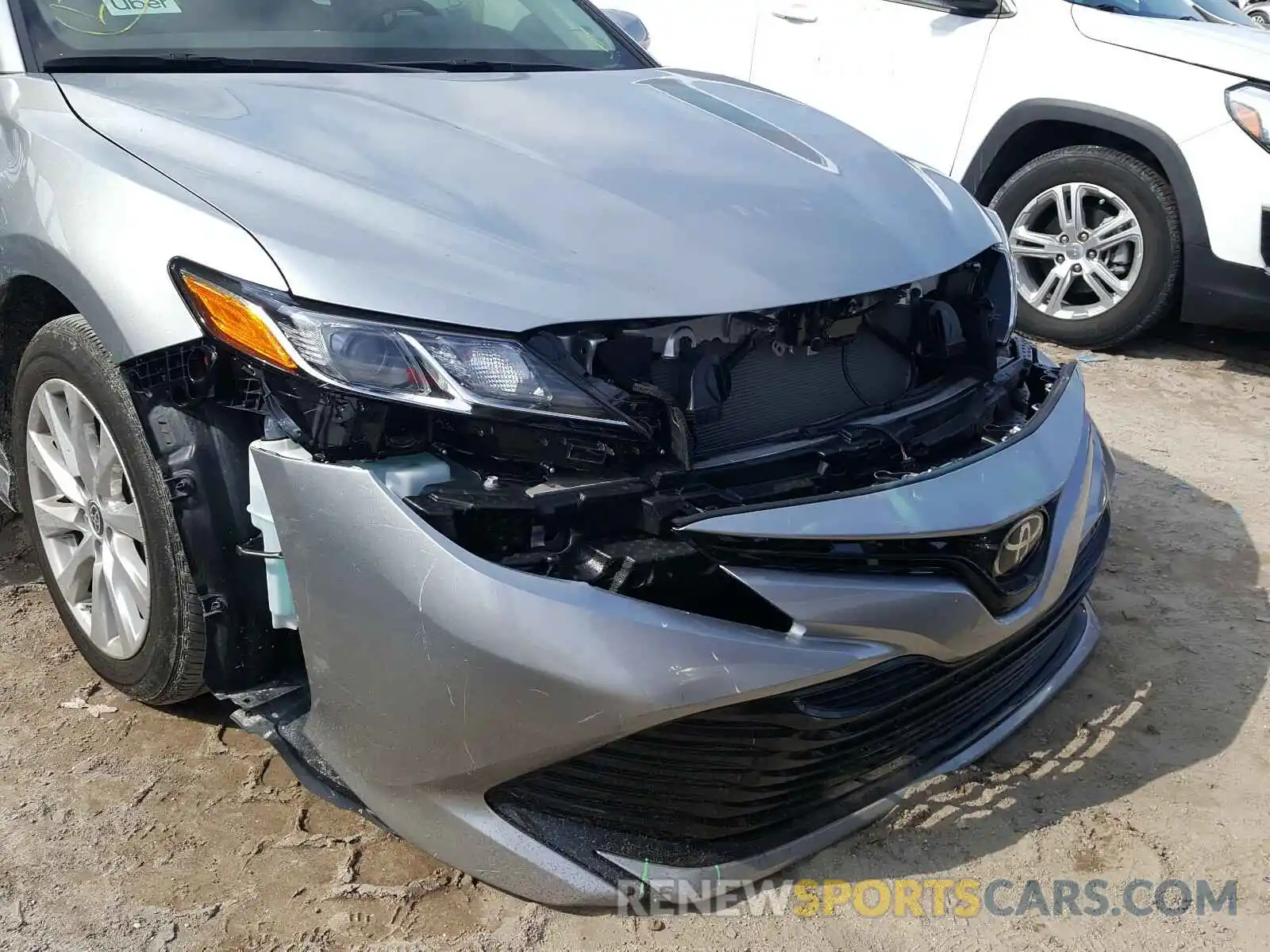 9 Photograph of a damaged car 4T1C11AK2LU950157 TOYOTA CAMRY 2020