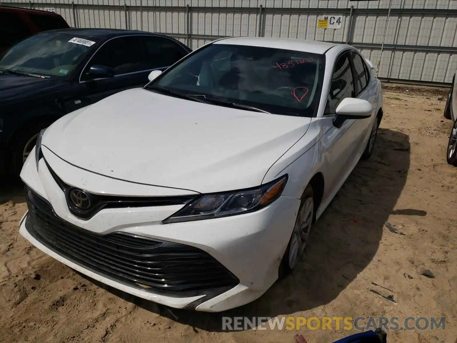 2 Photograph of a damaged car 4T1C11AK2LU950837 TOYOTA CAMRY 2020