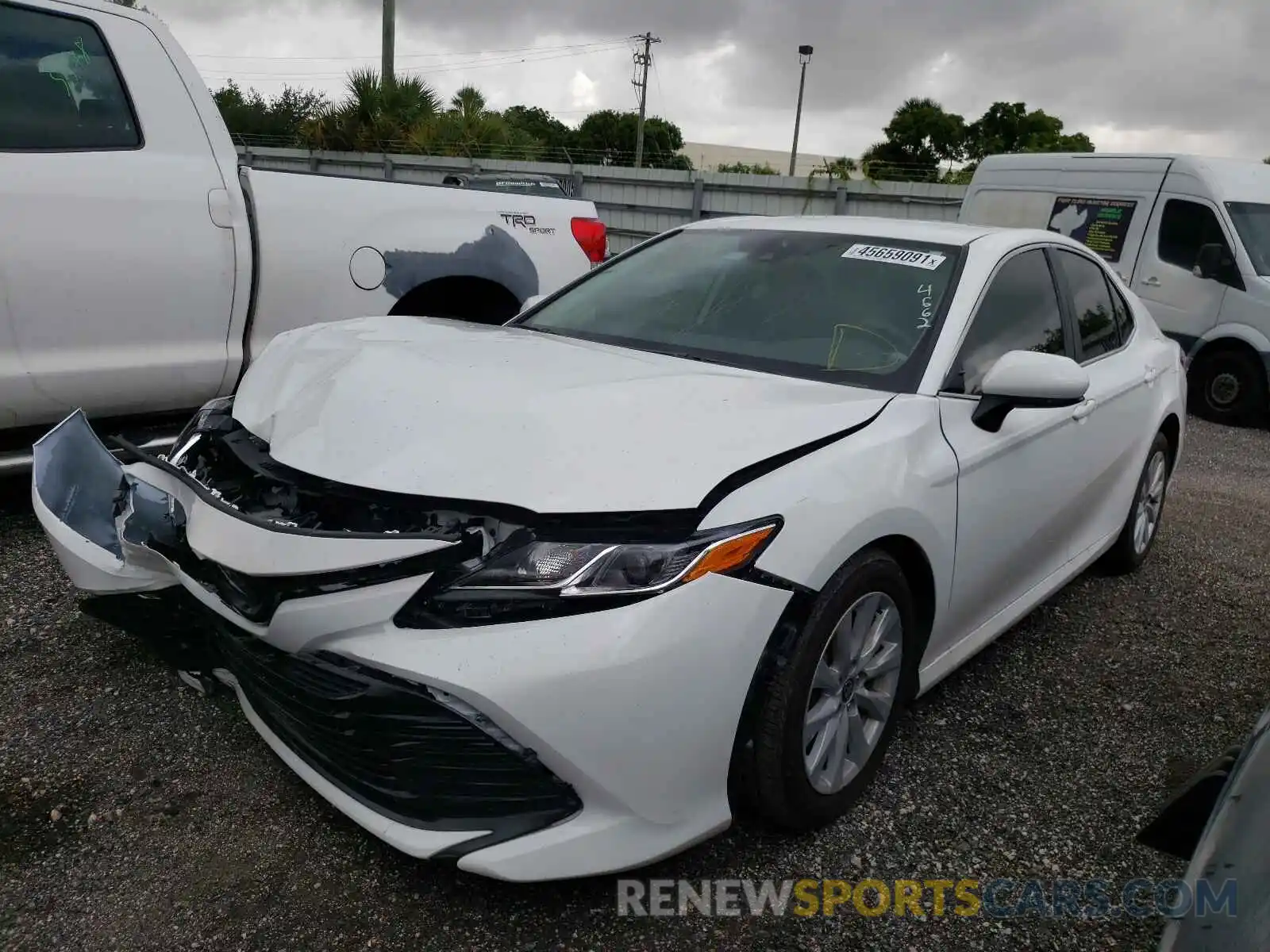 2 Photograph of a damaged car 4T1C11AK2LU954662 TOYOTA CAMRY 2020