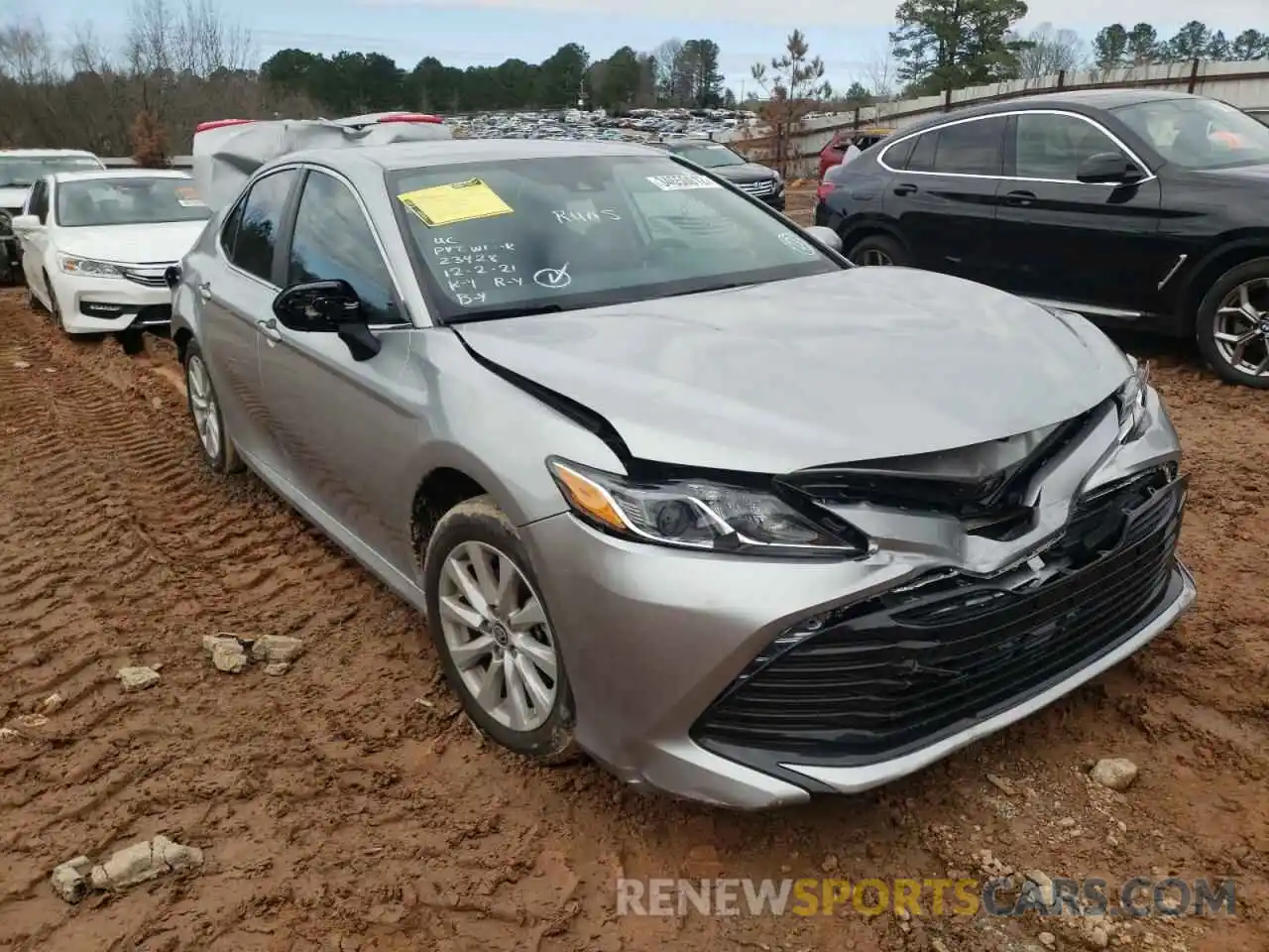 1 Photograph of a damaged car 4T1C11AK2LU957593 TOYOTA CAMRY 2020