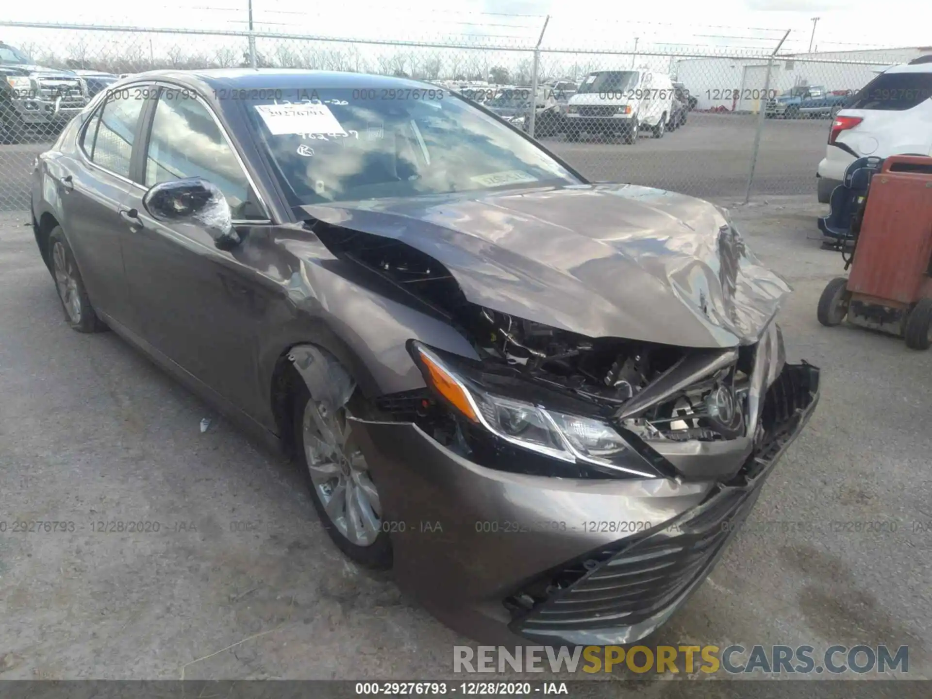 1 Photograph of a damaged car 4T1C11AK2LU962437 TOYOTA CAMRY 2020