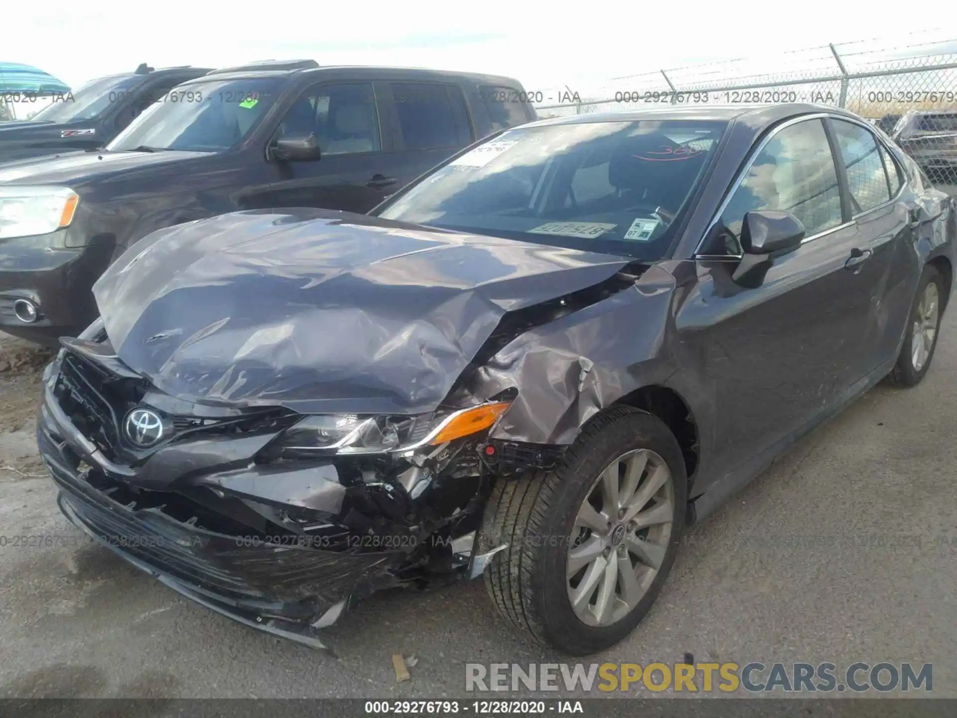 2 Photograph of a damaged car 4T1C11AK2LU962437 TOYOTA CAMRY 2020