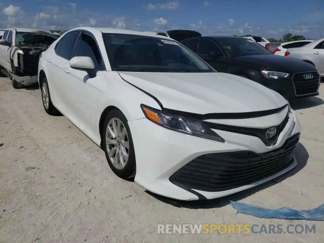 1 Photograph of a damaged car 4T1C11AK2LU964494 TOYOTA CAMRY 2020