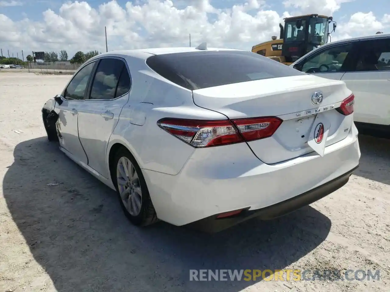 3 Photograph of a damaged car 4T1C11AK2LU964494 TOYOTA CAMRY 2020