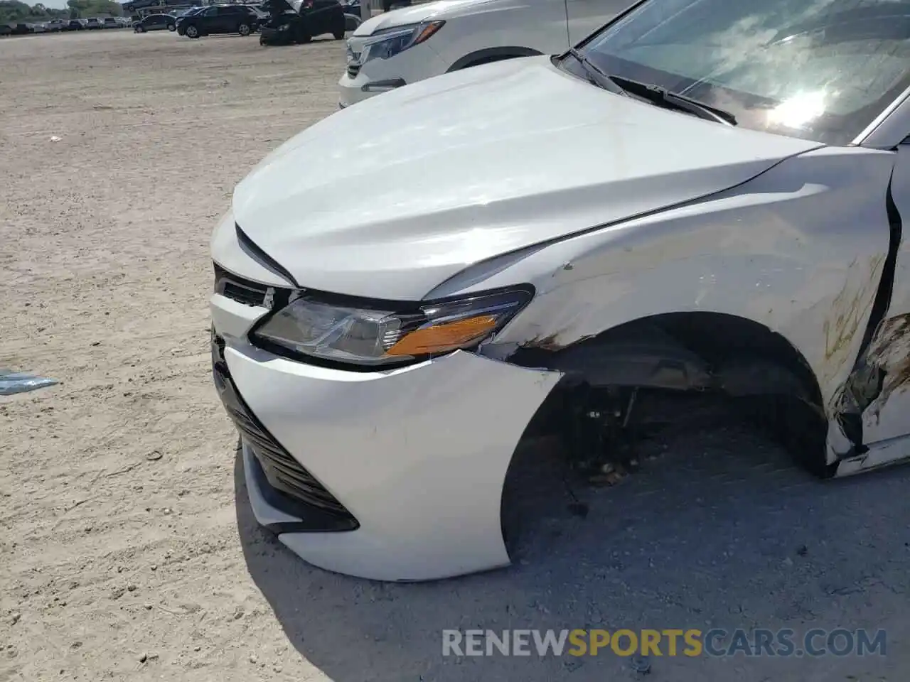 9 Photograph of a damaged car 4T1C11AK2LU964494 TOYOTA CAMRY 2020