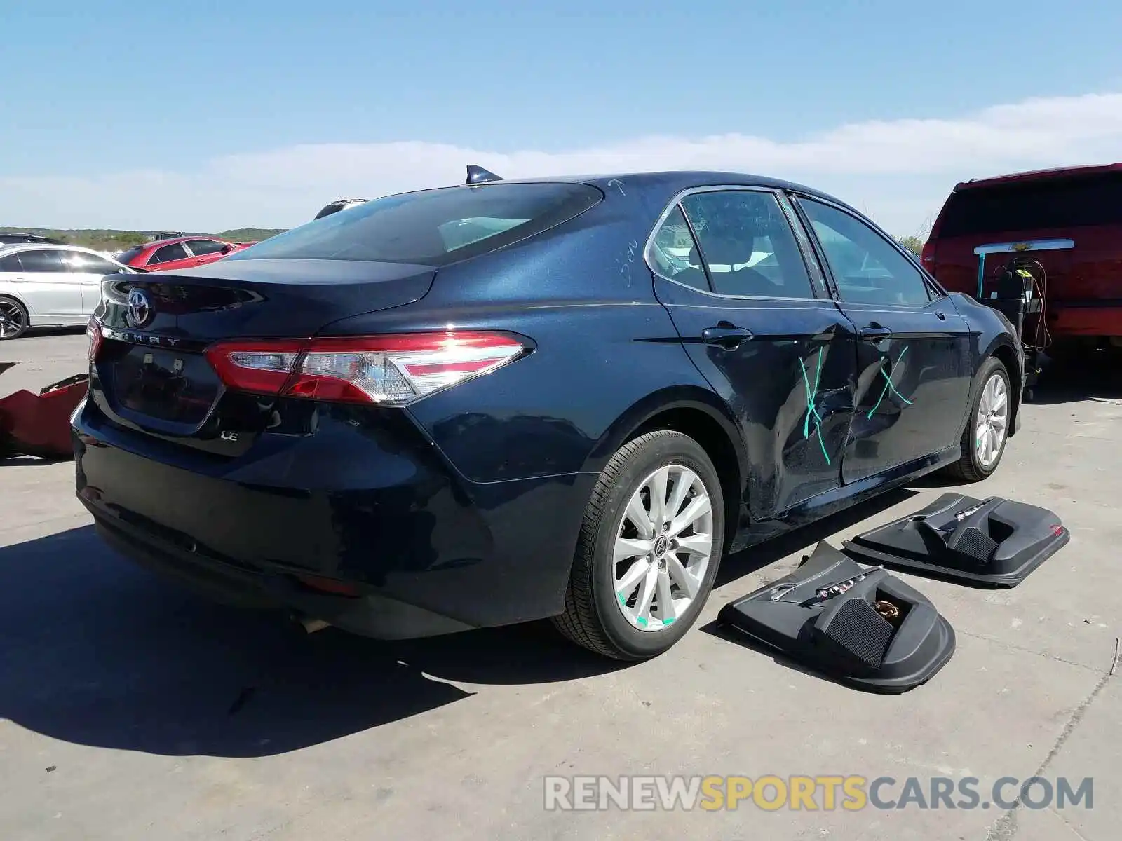 4 Photograph of a damaged car 4T1C11AK2LU964768 TOYOTA CAMRY 2020