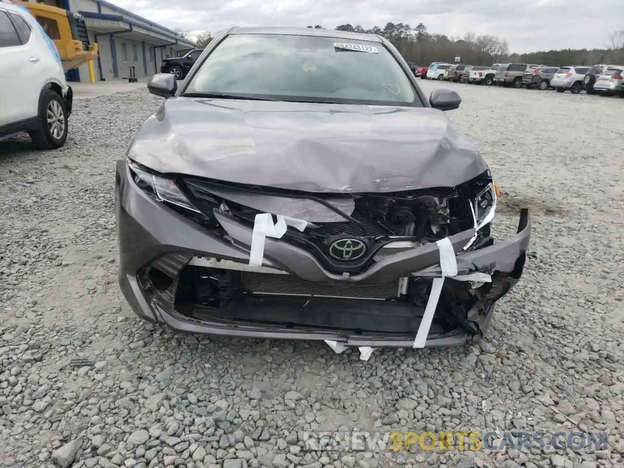 9 Photograph of a damaged car 4T1C11AK2LU964849 TOYOTA CAMRY 2020