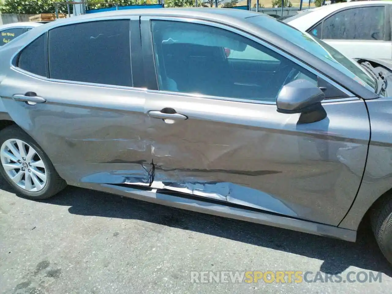 9 Photograph of a damaged car 4T1C11AK2LU968125 TOYOTA CAMRY 2020