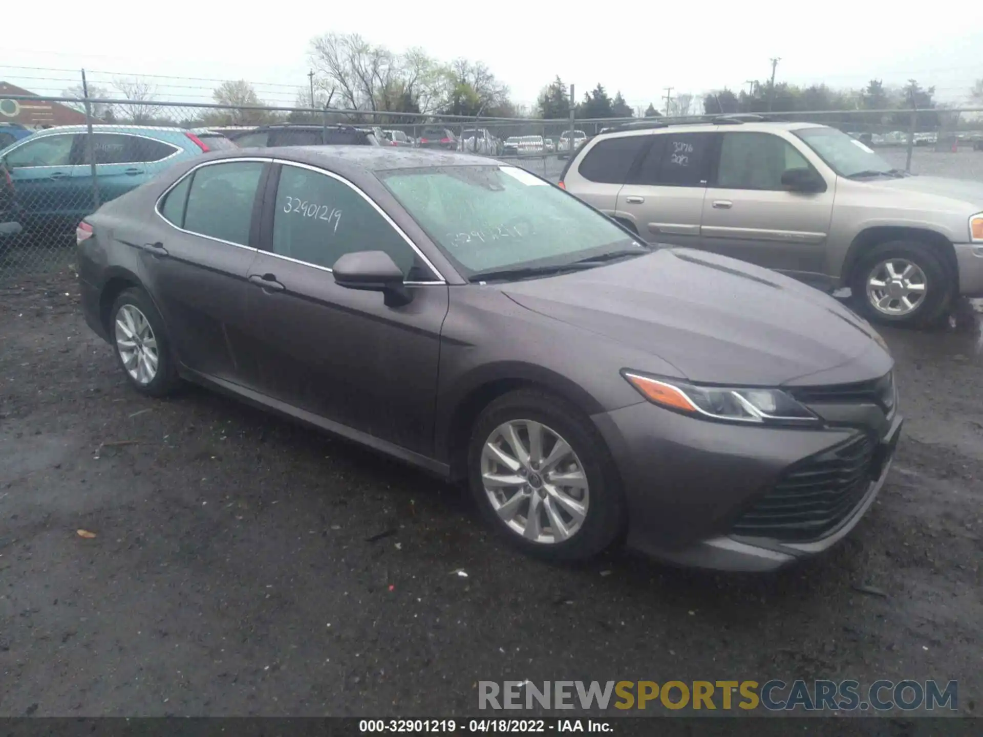 1 Photograph of a damaged car 4T1C11AK2LU972448 TOYOTA CAMRY 2020