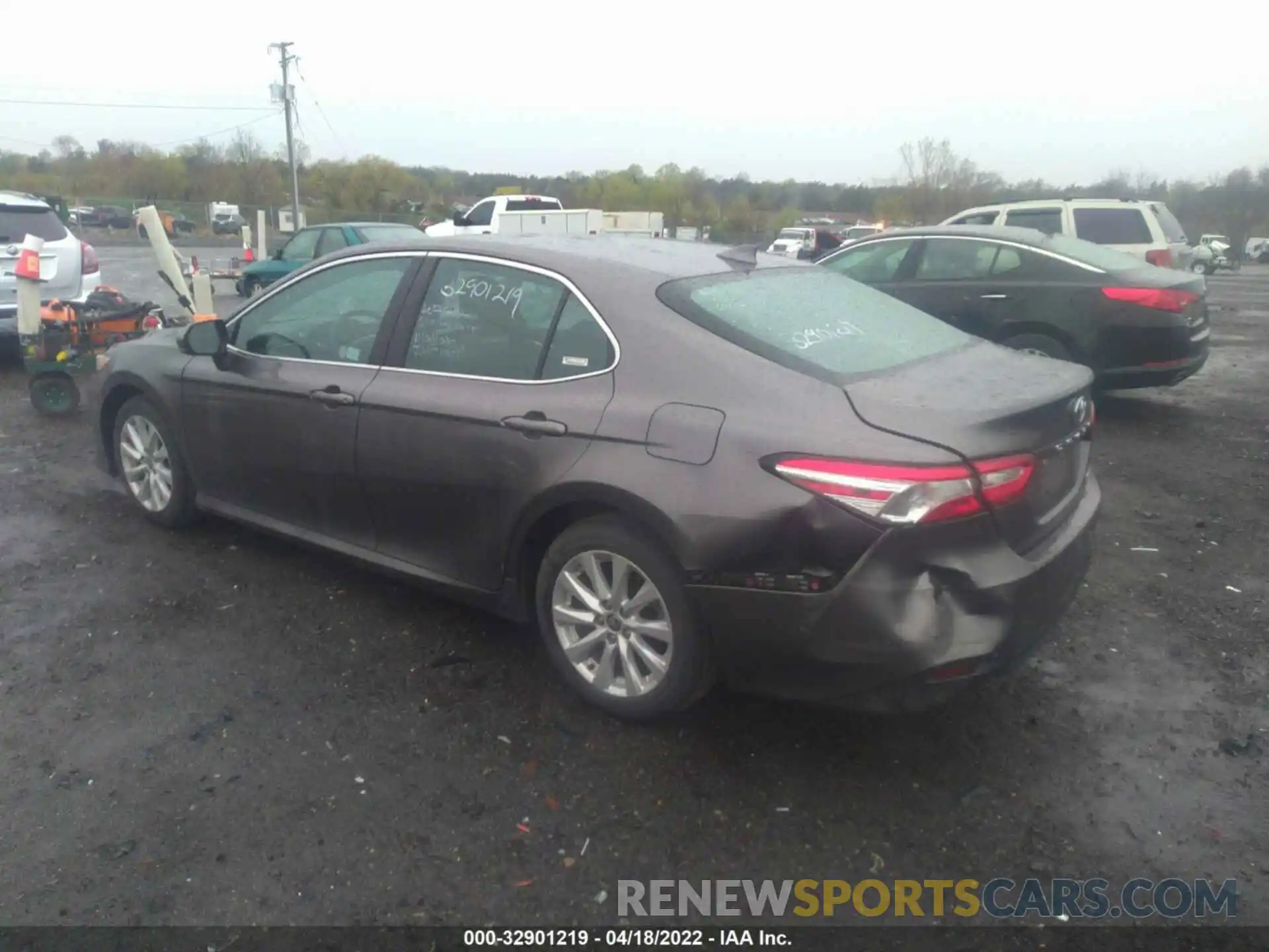 3 Photograph of a damaged car 4T1C11AK2LU972448 TOYOTA CAMRY 2020