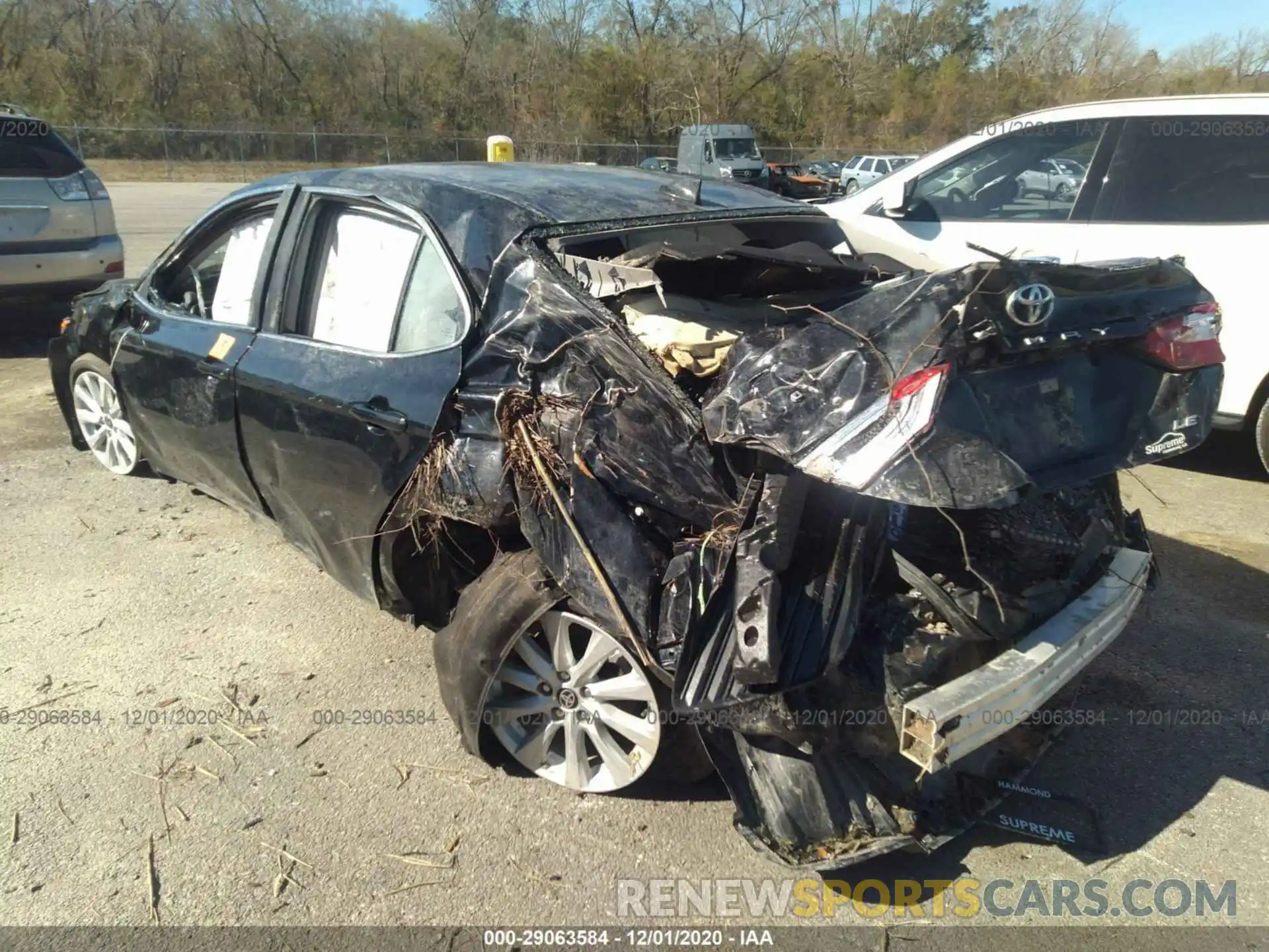 3 Photograph of a damaged car 4T1C11AK2LU977620 TOYOTA CAMRY 2020