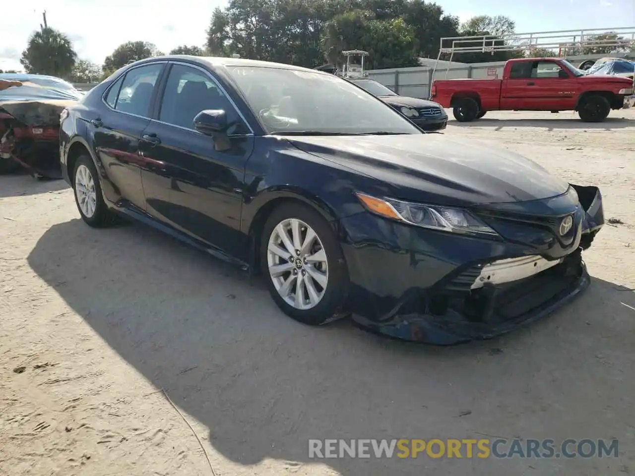 1 Photograph of a damaged car 4T1C11AK2LU978332 TOYOTA CAMRY 2020