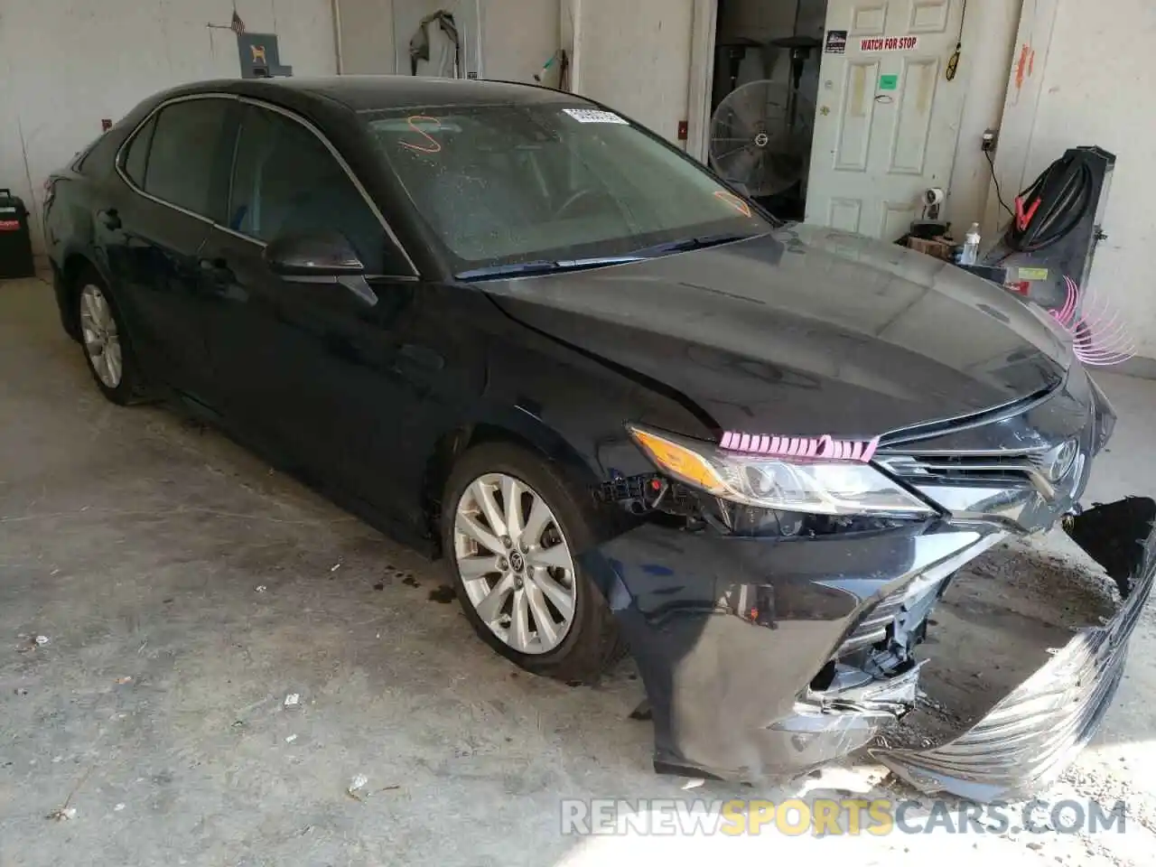 1 Photograph of a damaged car 4T1C11AK2LU979030 TOYOTA CAMRY 2020